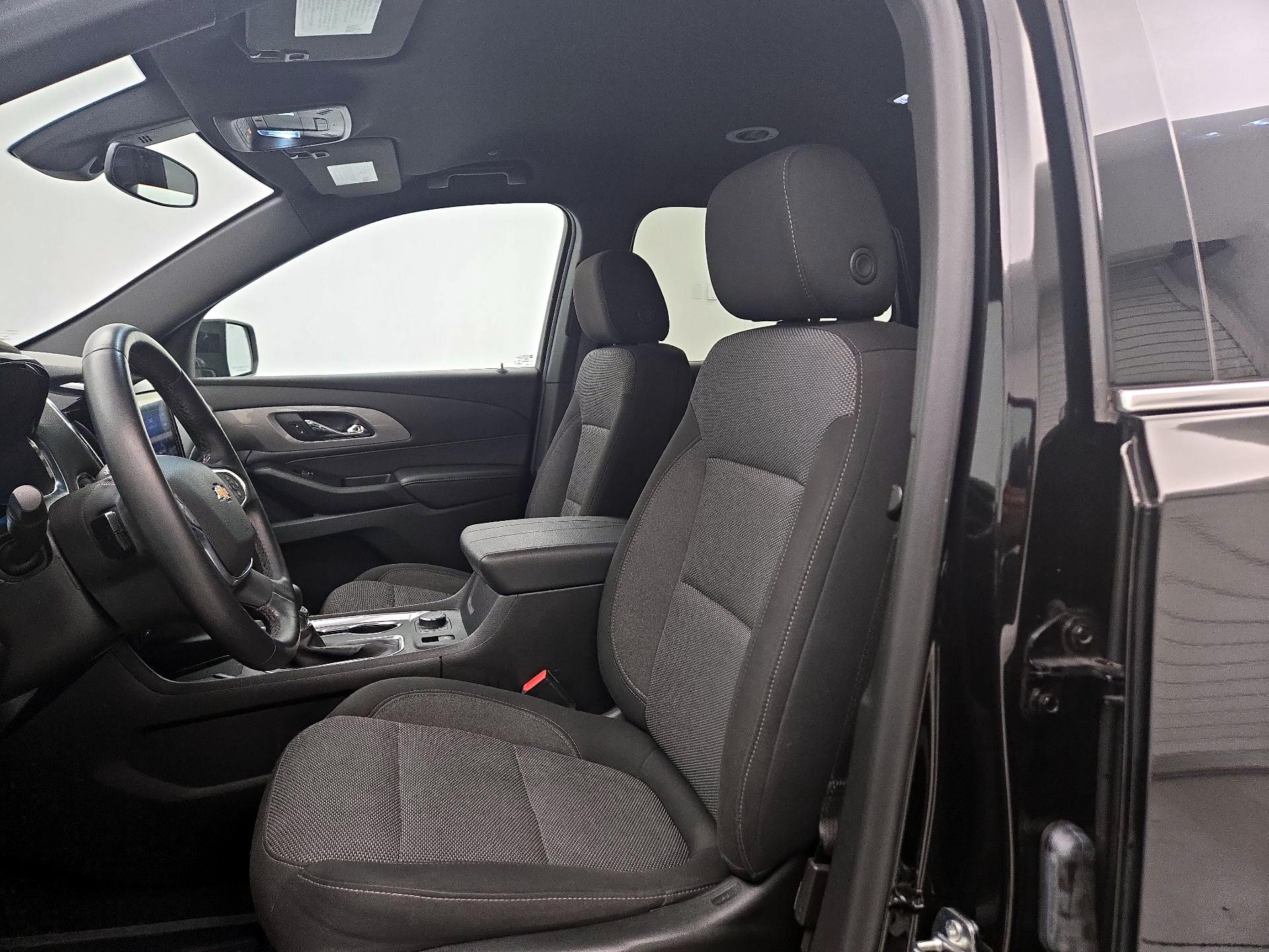 Thumbnail: 2023 Chevrolet Traverse - 11