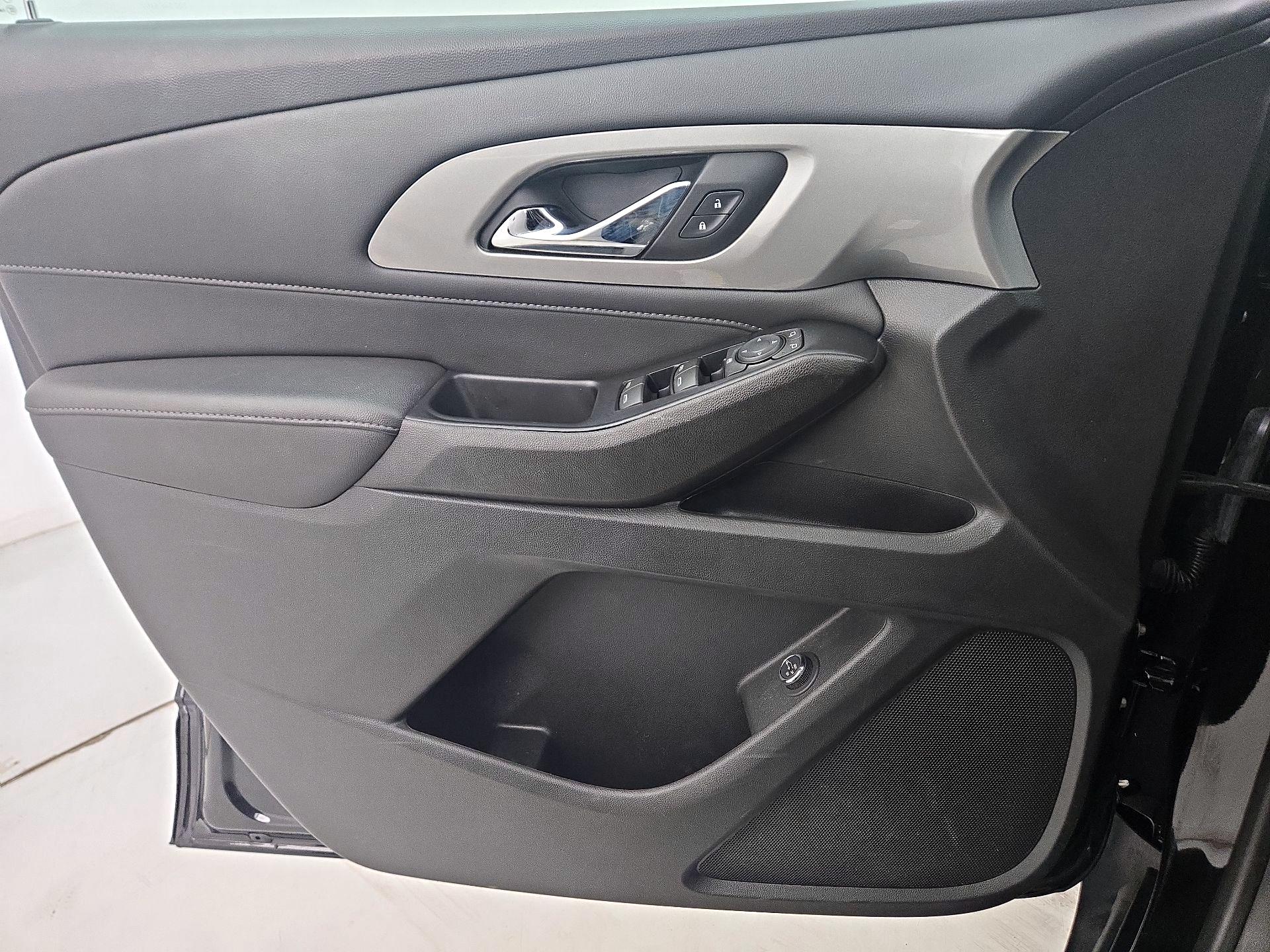 Thumbnail: 2023 Chevrolet Traverse - 12