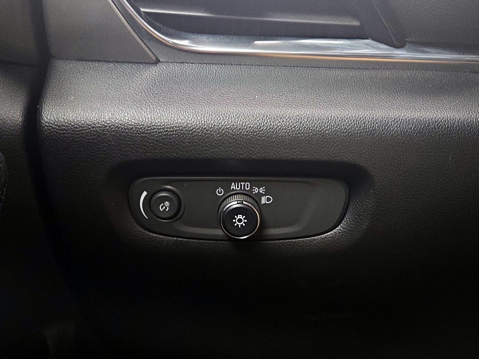 Thumbnail: 2023 Chevrolet Traverse - 13