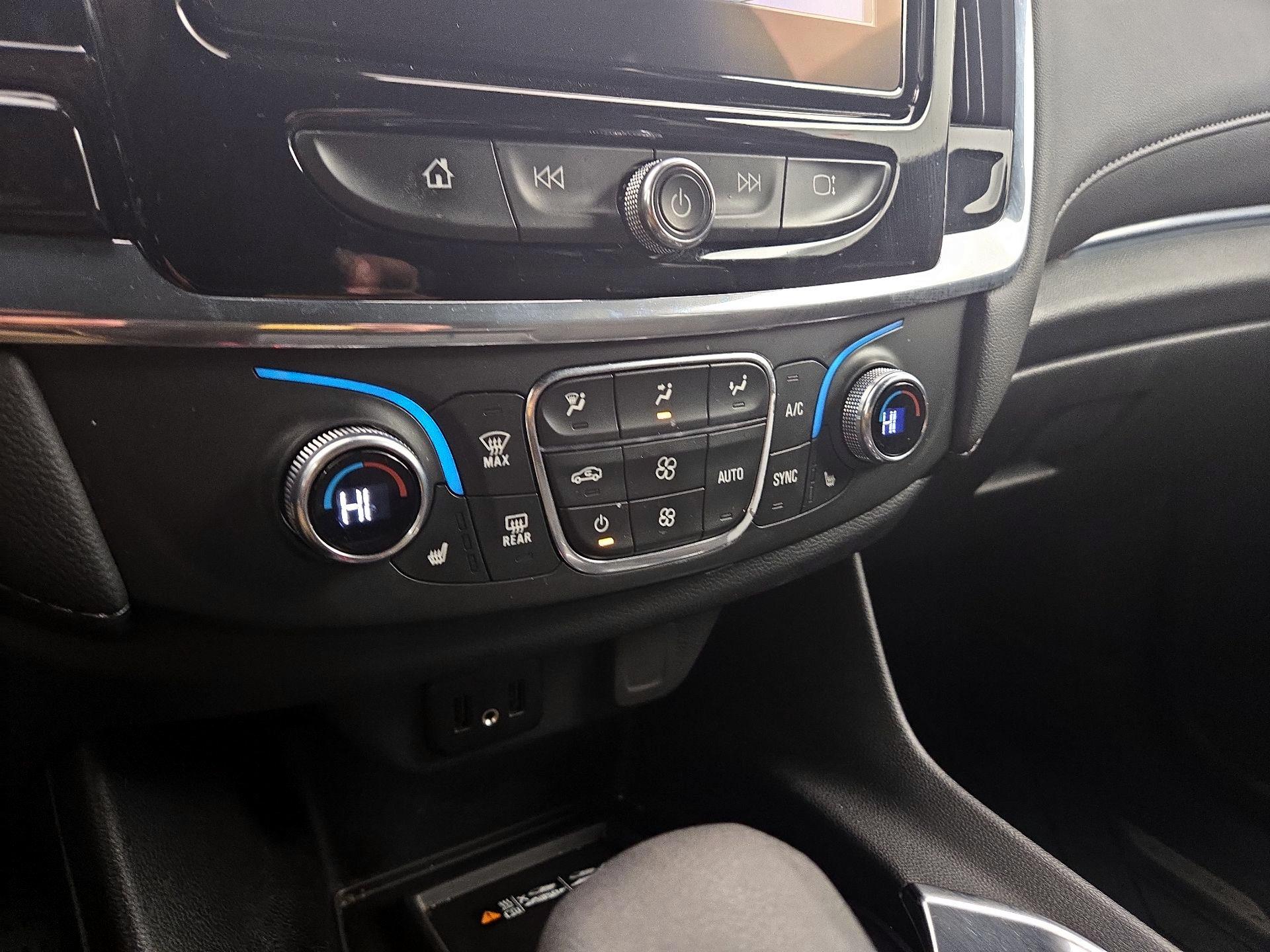 Thumbnail: 2023 Chevrolet Traverse - 16