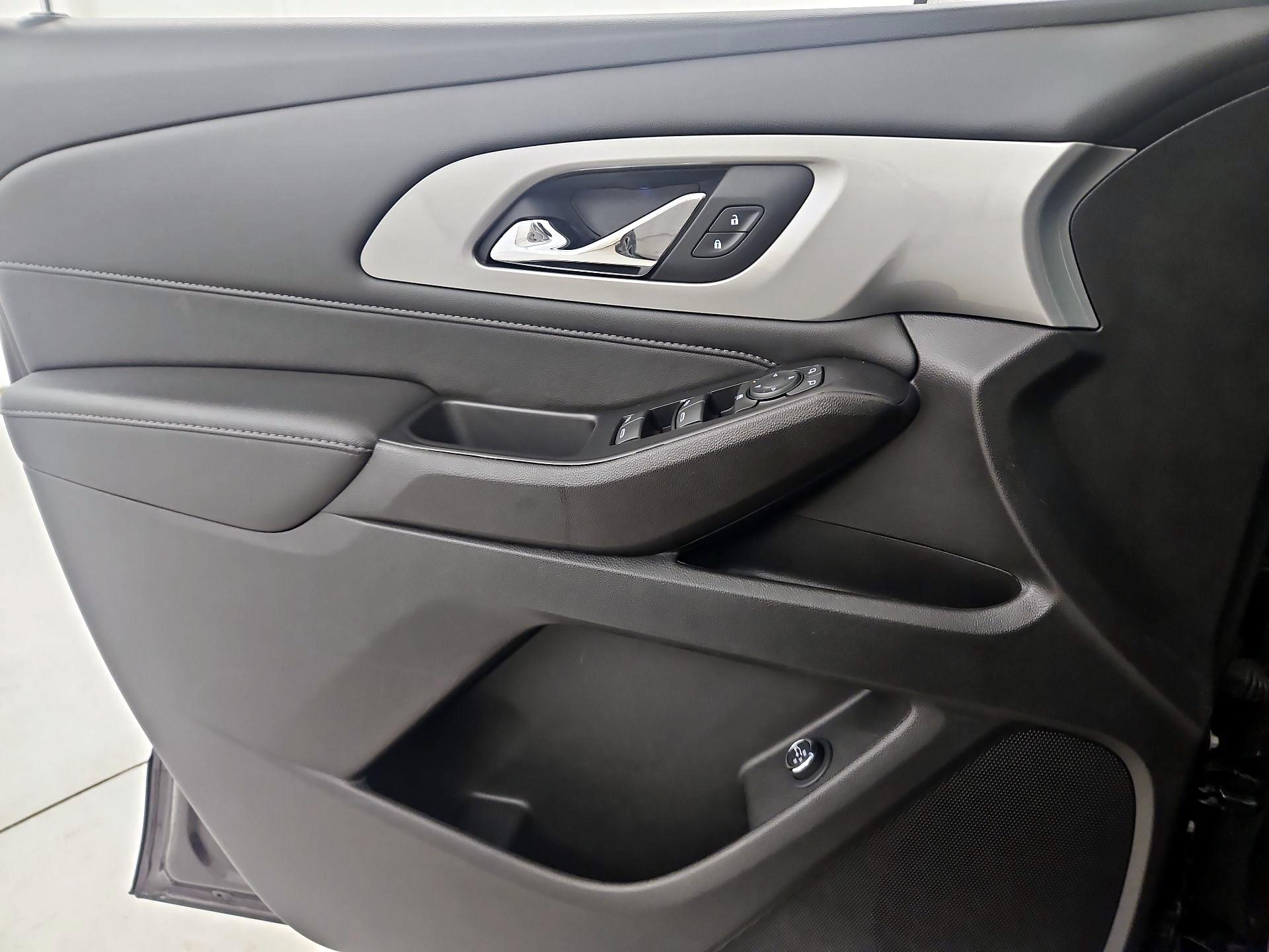 Thumbnail: 2022 Chevrolet Traverse - 12