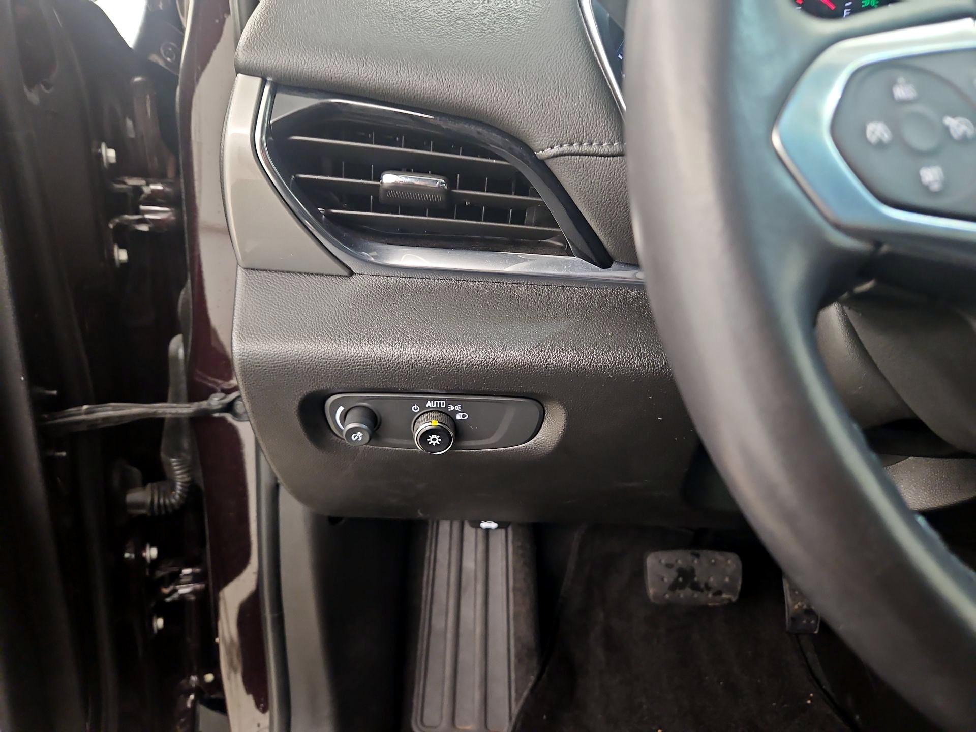 Thumbnail: 2022 Chevrolet Traverse - 13