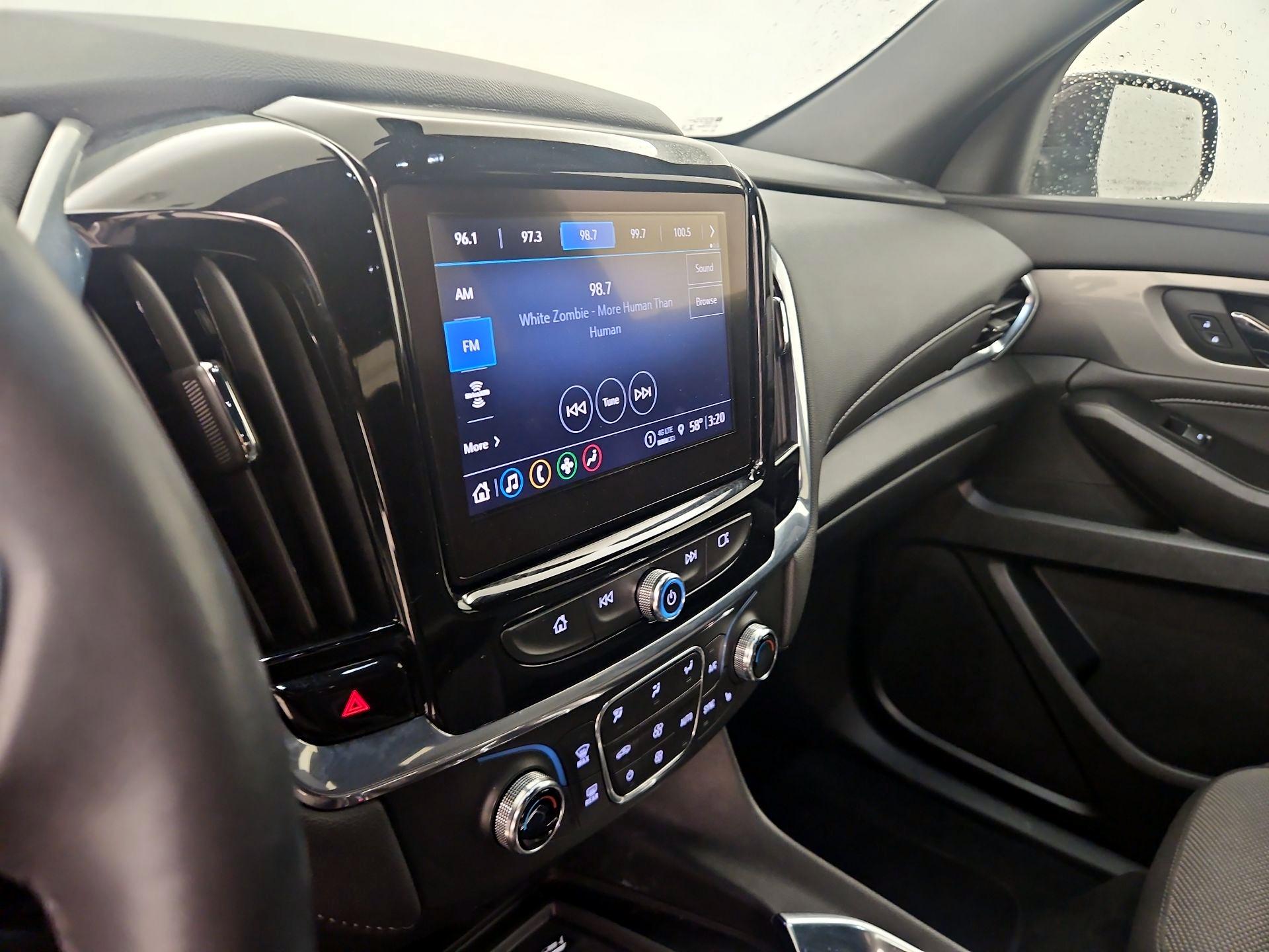 Thumbnail: 2022 Chevrolet Traverse - 16