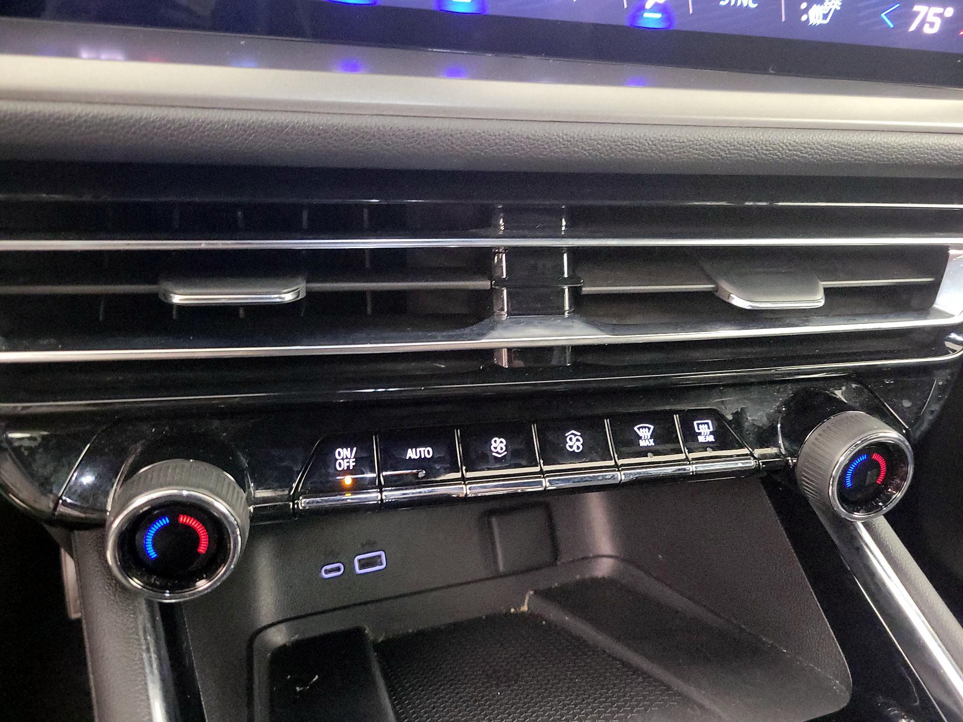 Thumbnail: 2025 Chevrolet Traverse - 17