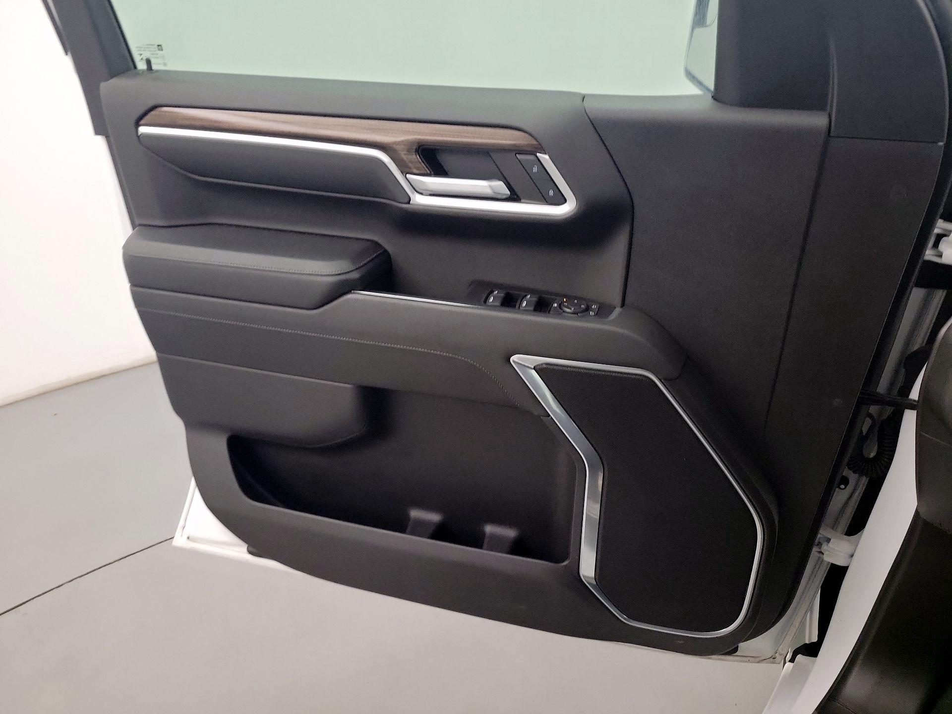 Thumbnail: 2022 Chevrolet Silverado 1500 - 10