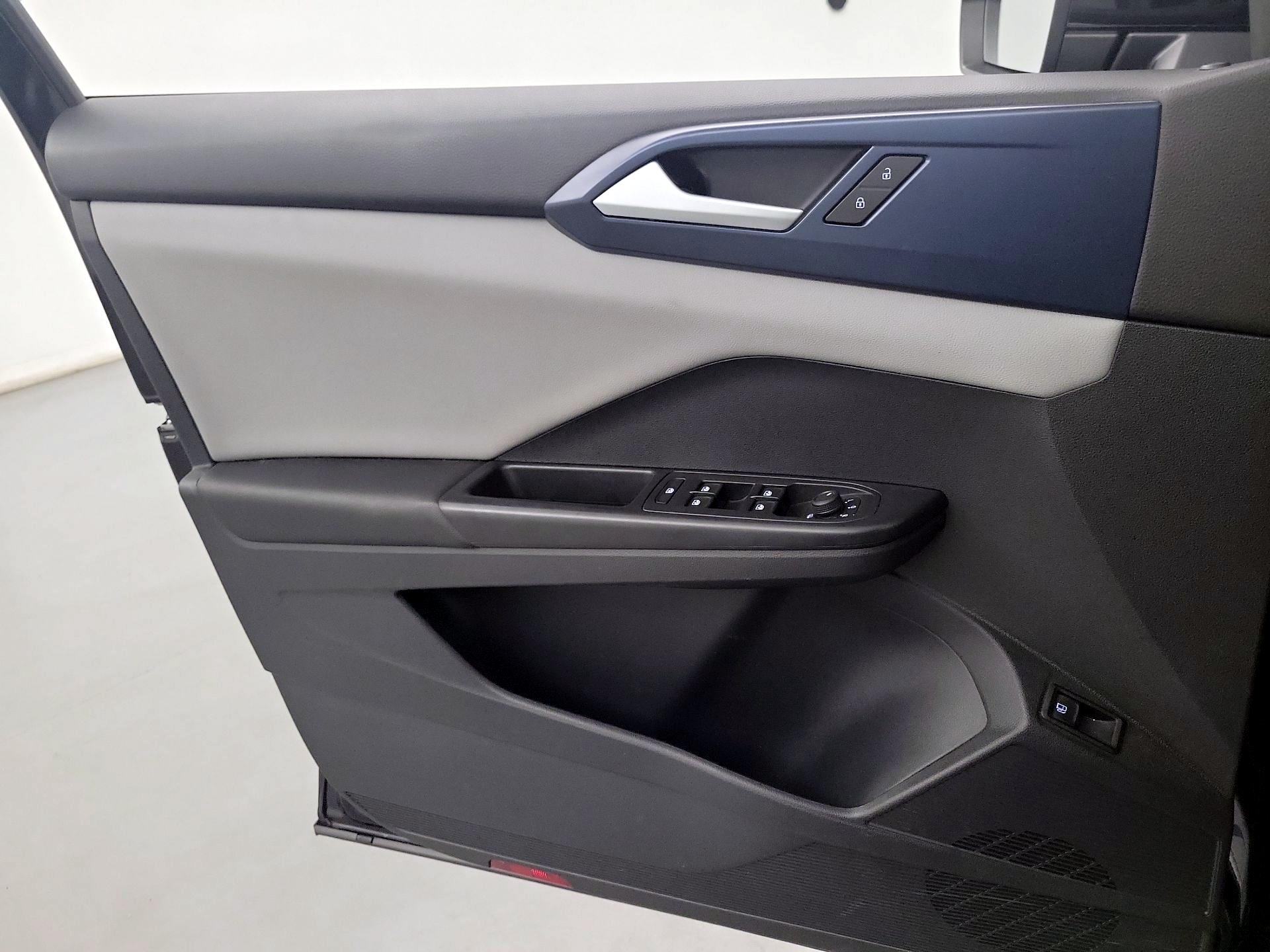 Thumbnail: 2023 Volkswagen Taos - 10