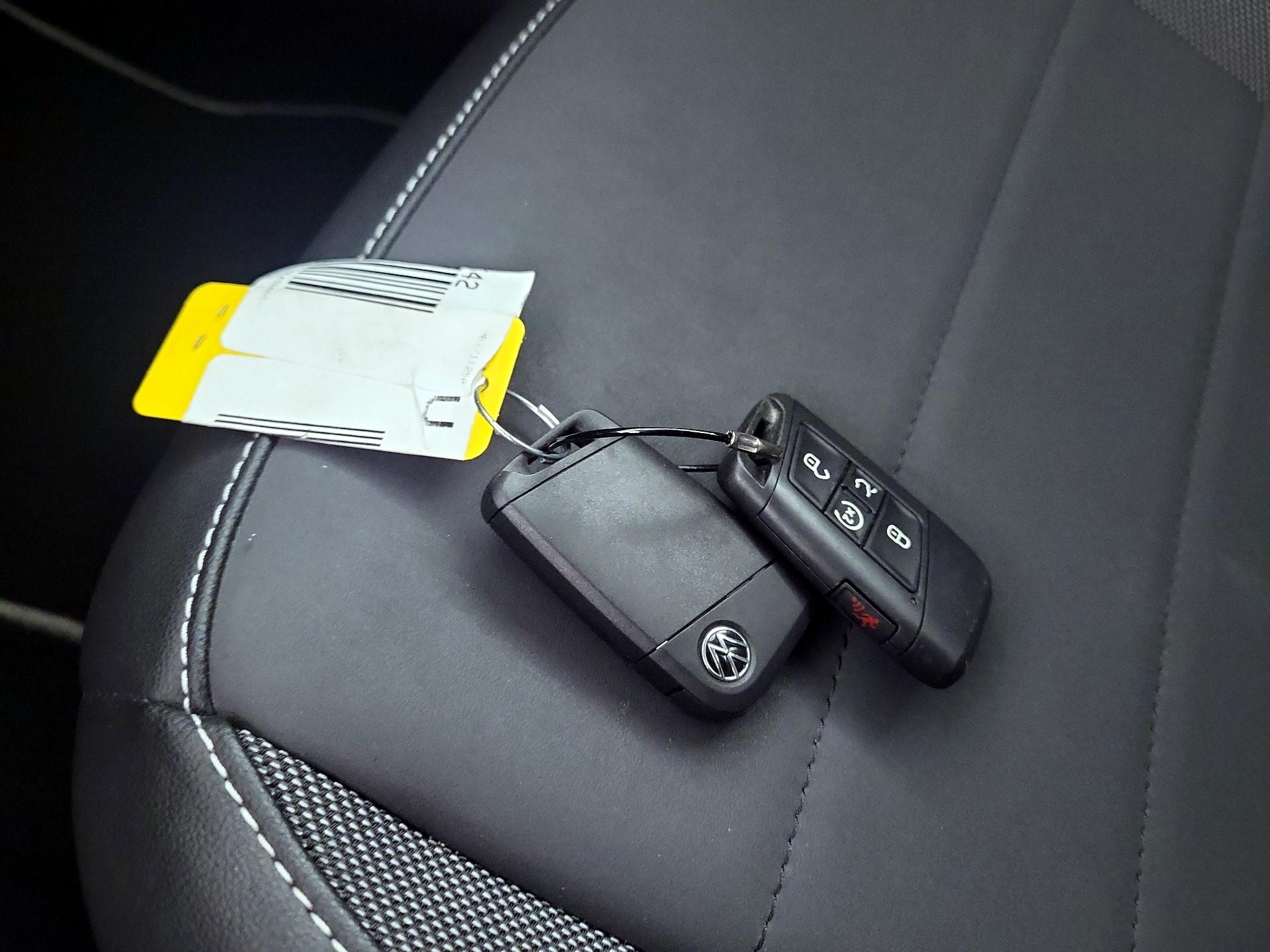 Thumbnail: 2023 Volkswagen Taos - 20