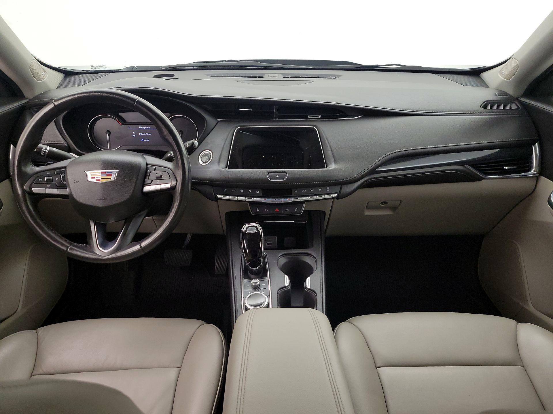 Thumbnail: 2023 Cadillac XT4 - 9