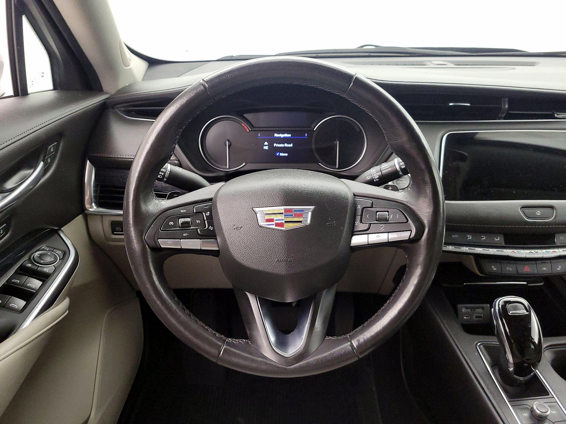 Thumbnail: 2023 Cadillac XT4 - 10