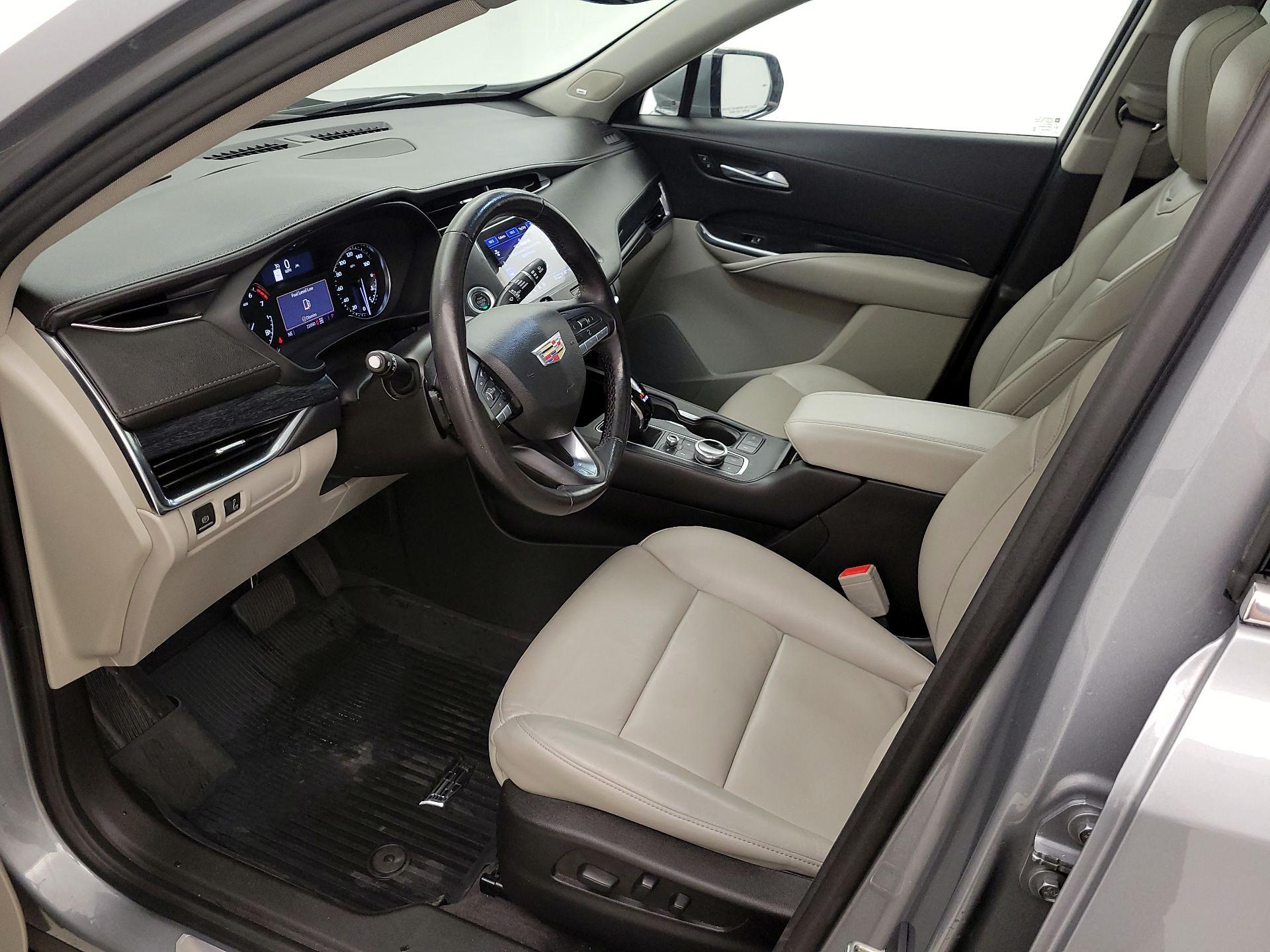 Thumbnail: 2023 Cadillac XT4 - 11