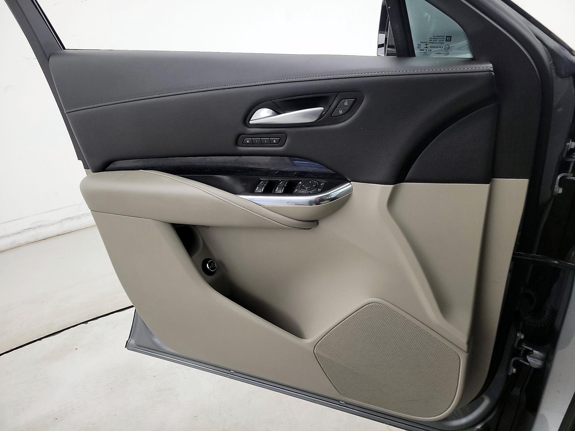 Thumbnail: 2023 Cadillac XT4 - 12