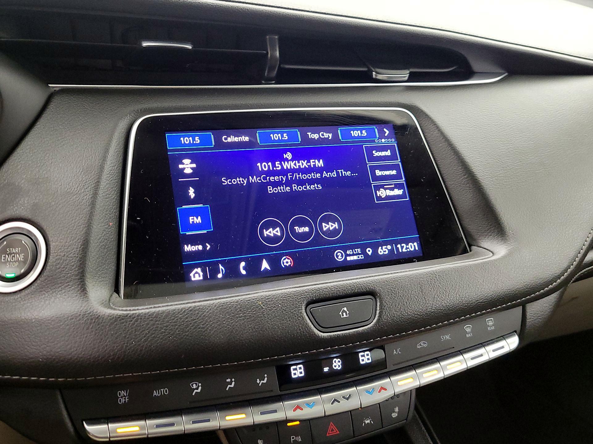 Thumbnail: 2023 Cadillac XT4 - 16