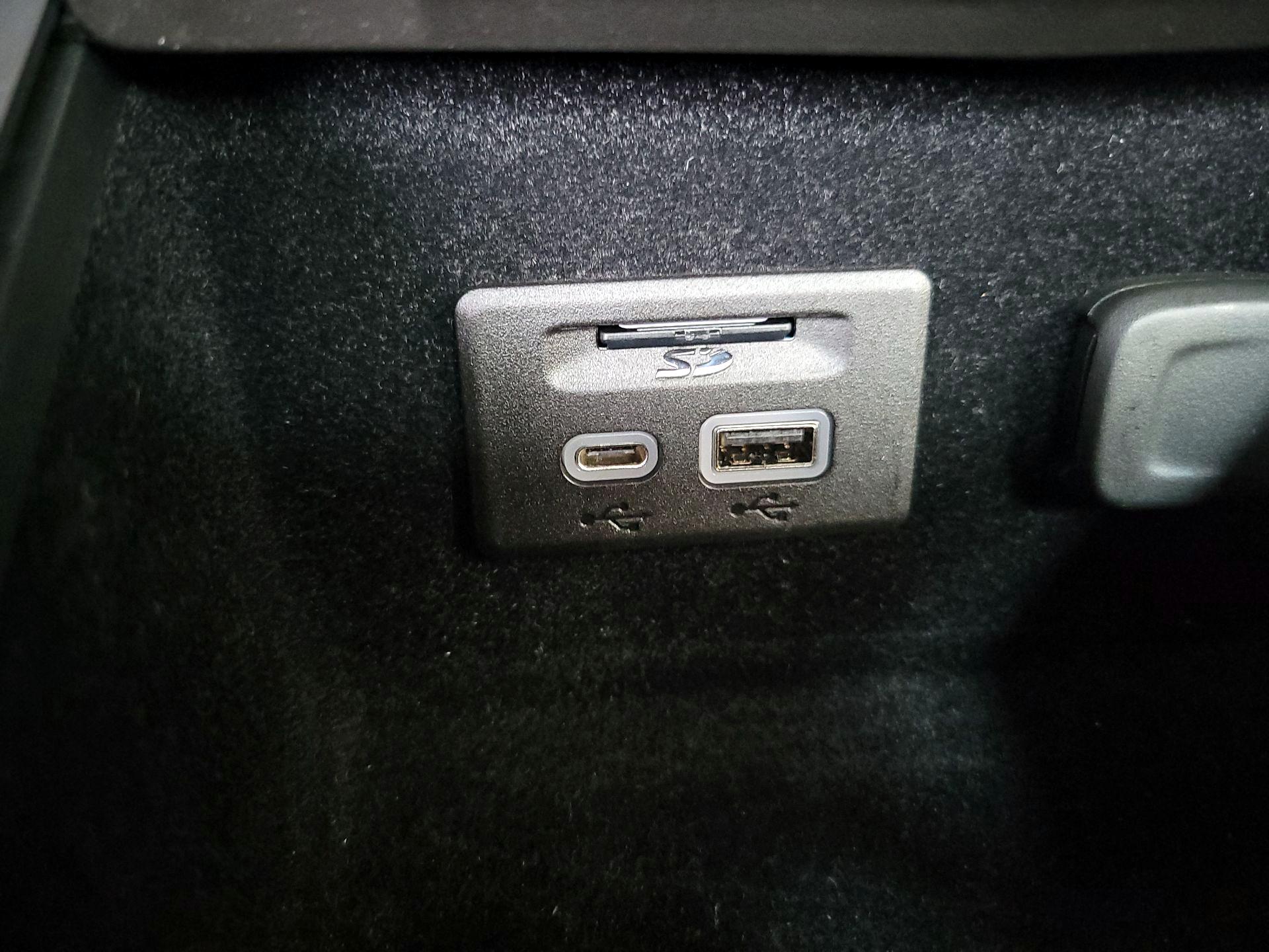 Thumbnail: 2023 Cadillac XT4 - 19