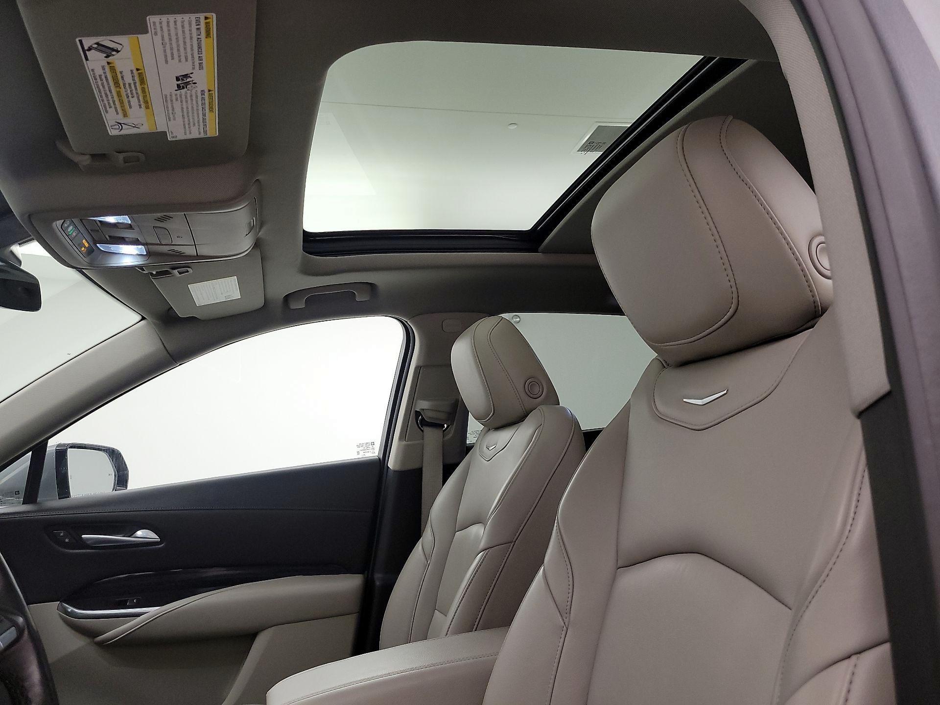 Thumbnail: 2023 Cadillac XT4 - 20