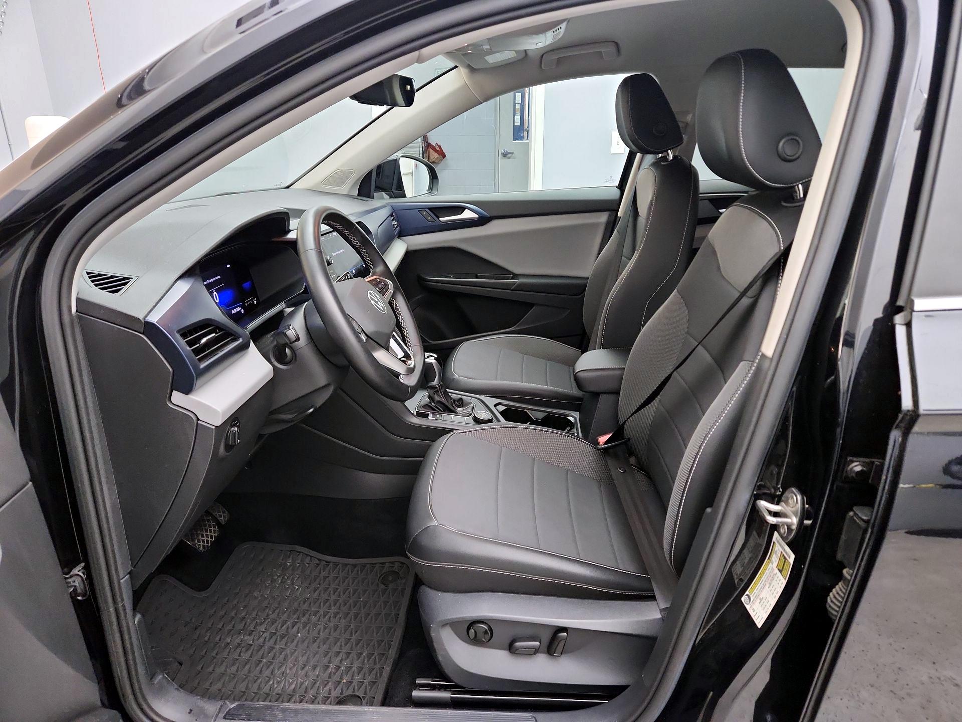 Thumbnail: 2022 Volkswagen Taos - 11