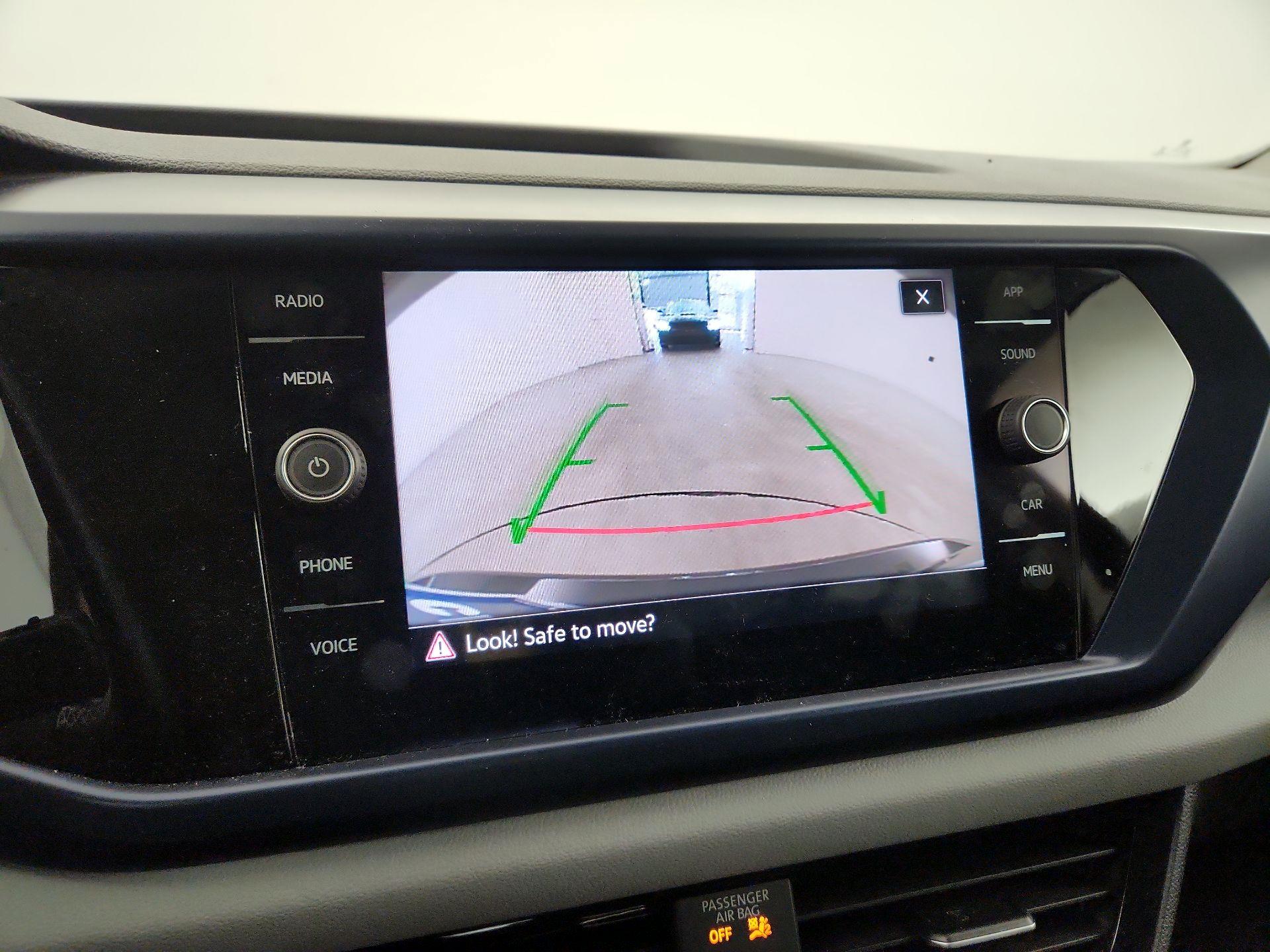 Thumbnail: 2022 Volkswagen Taos - 14