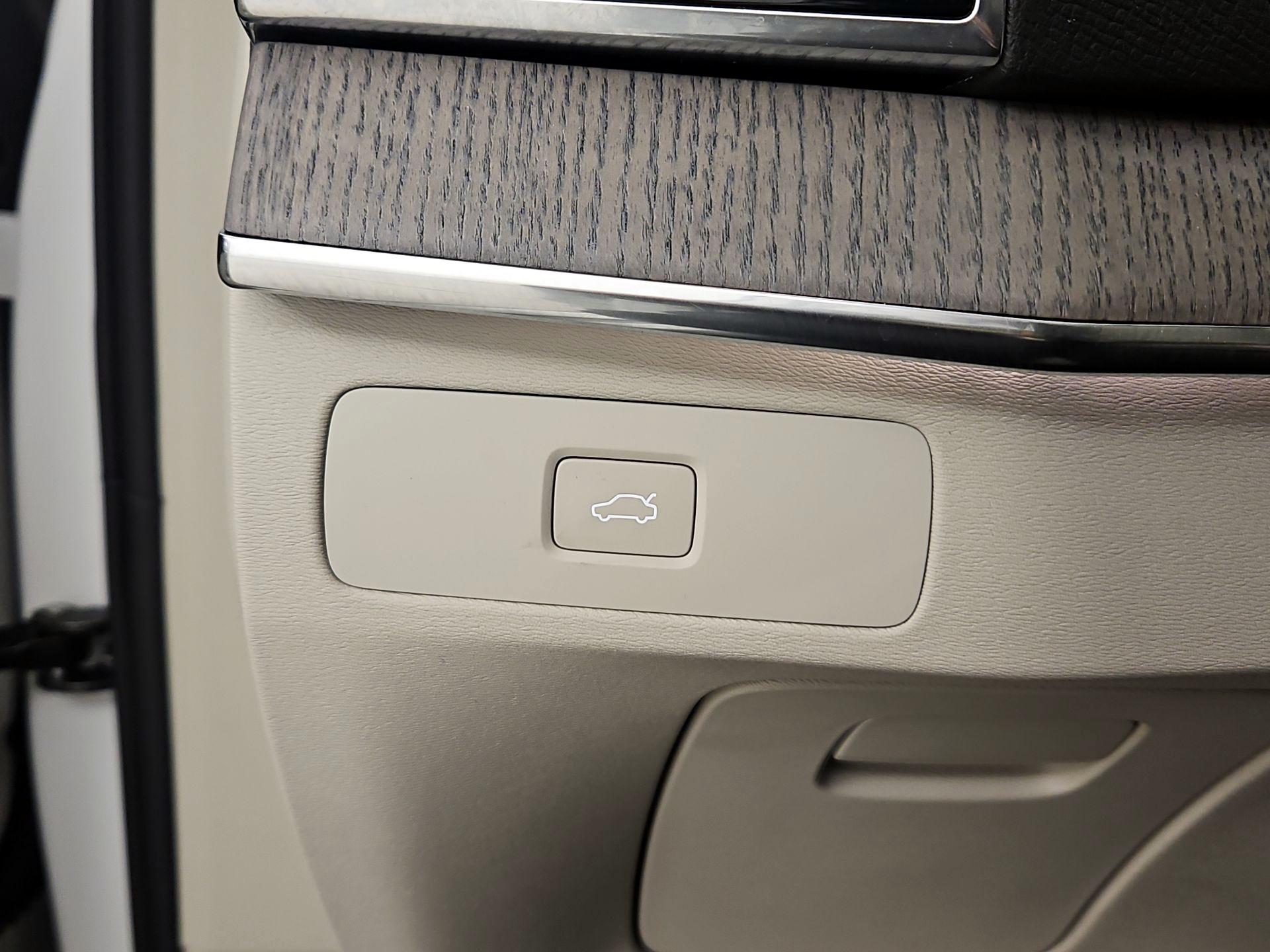 Thumbnail: 2023 Volvo XC90 - 13