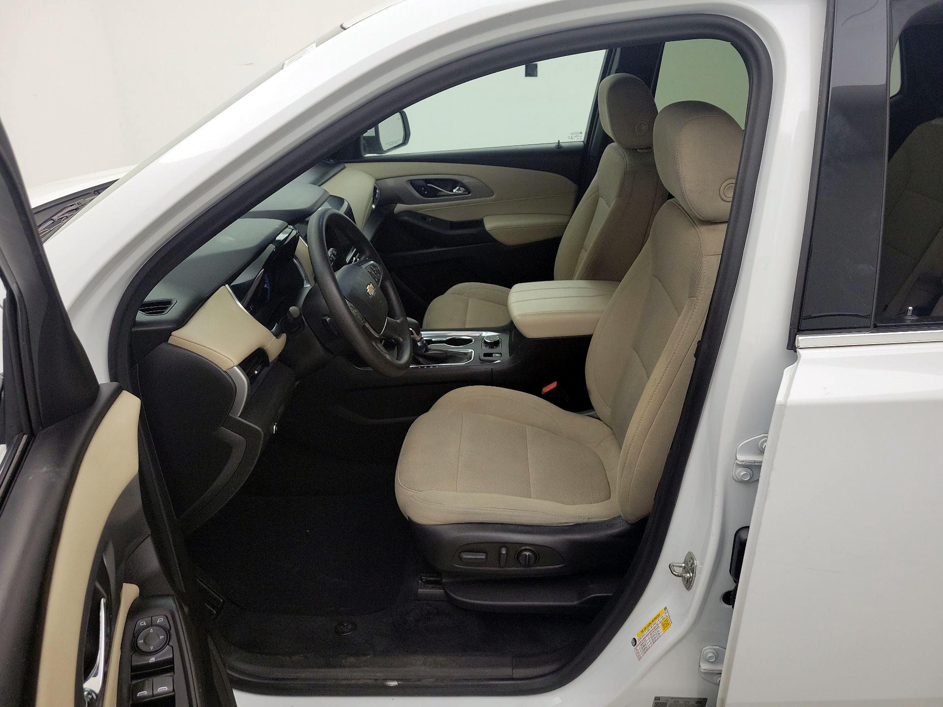 Thumbnail: 2022 Chevrolet Traverse - 11