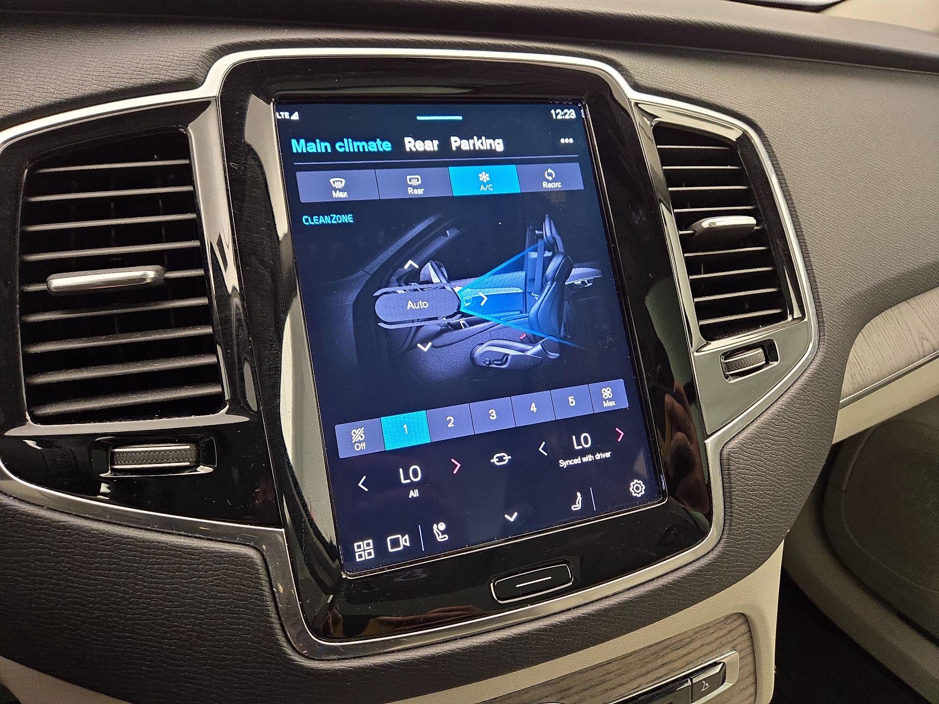 Thumbnail: 2023 Volvo XC90 - 16