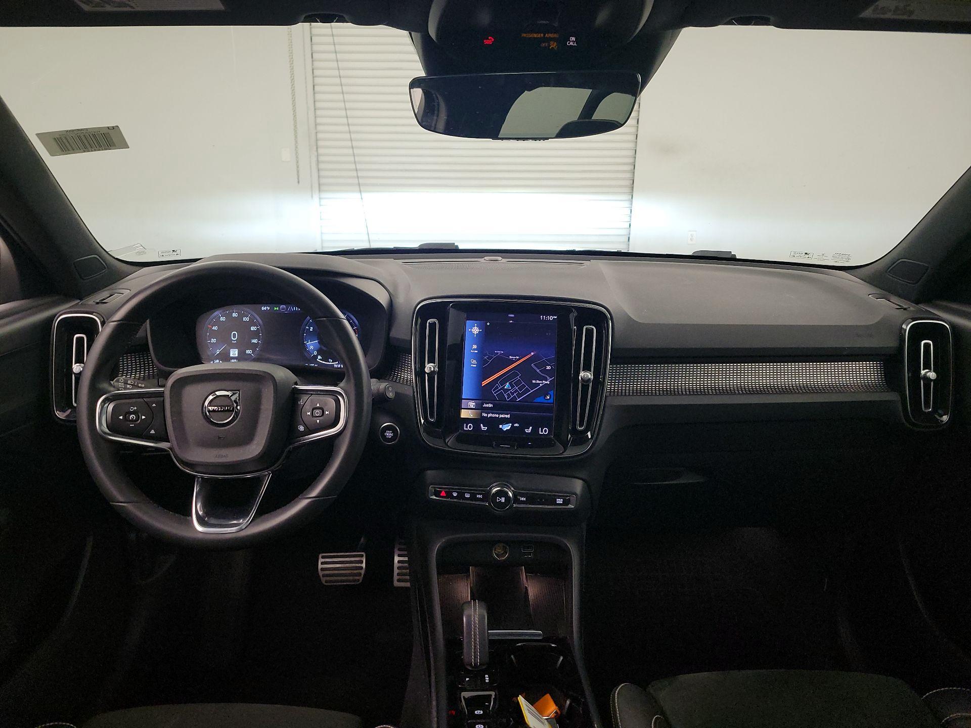 Thumbnail: 2022 Volvo XC40 - 9