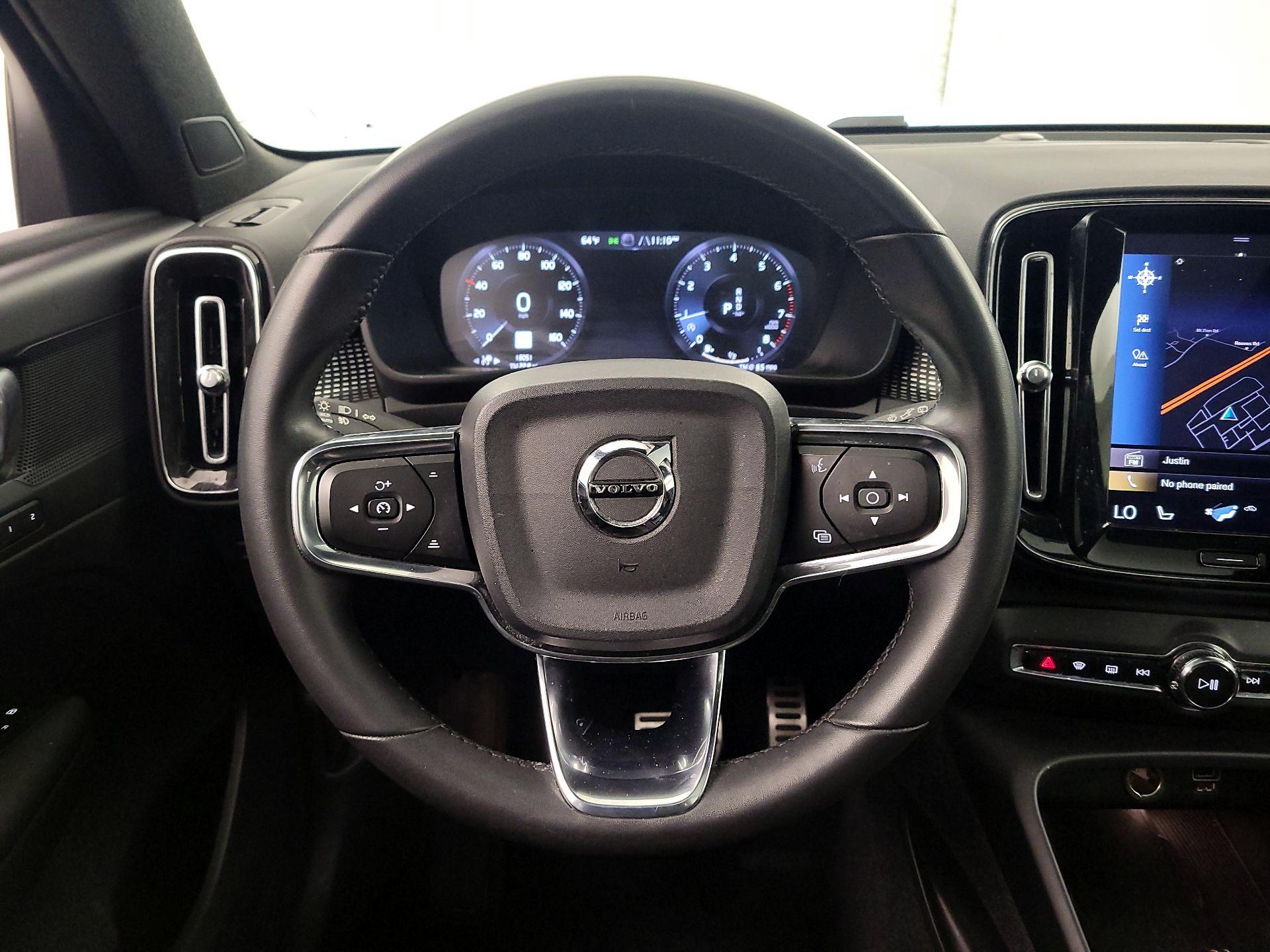 Thumbnail: 2022 Volvo XC40 - 10