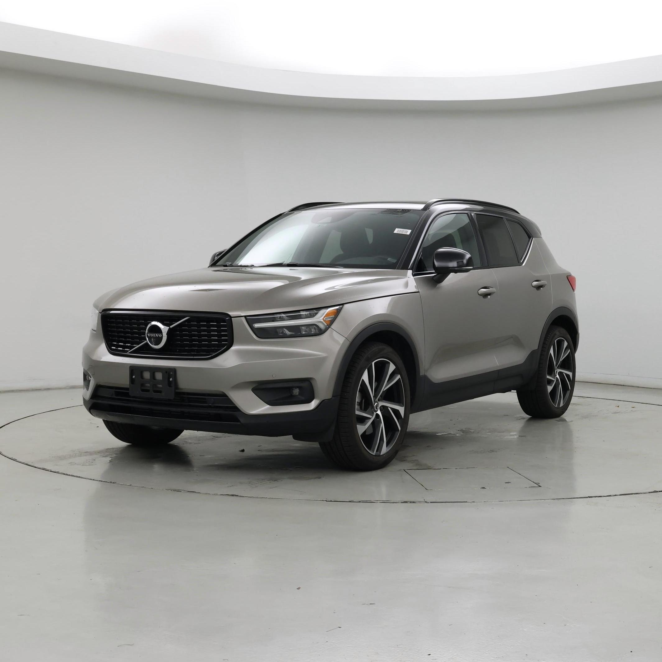 Thumbnail: 2022 Volvo XC40 - 4