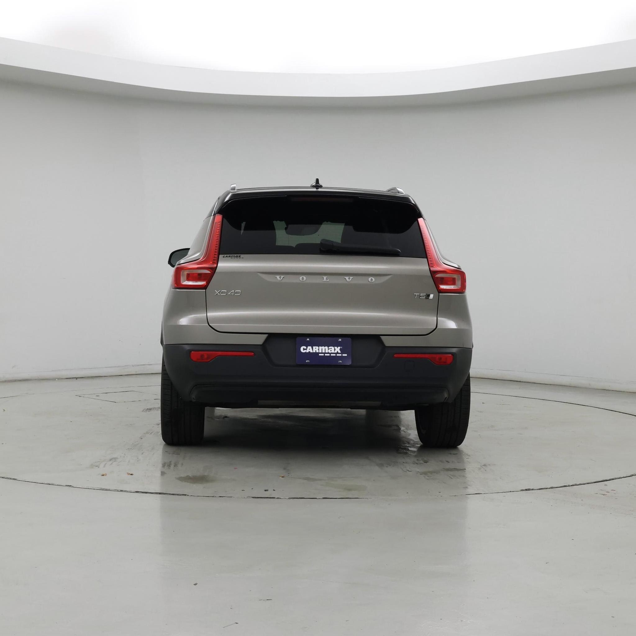 Thumbnail: 2022 Volvo XC40 - 6