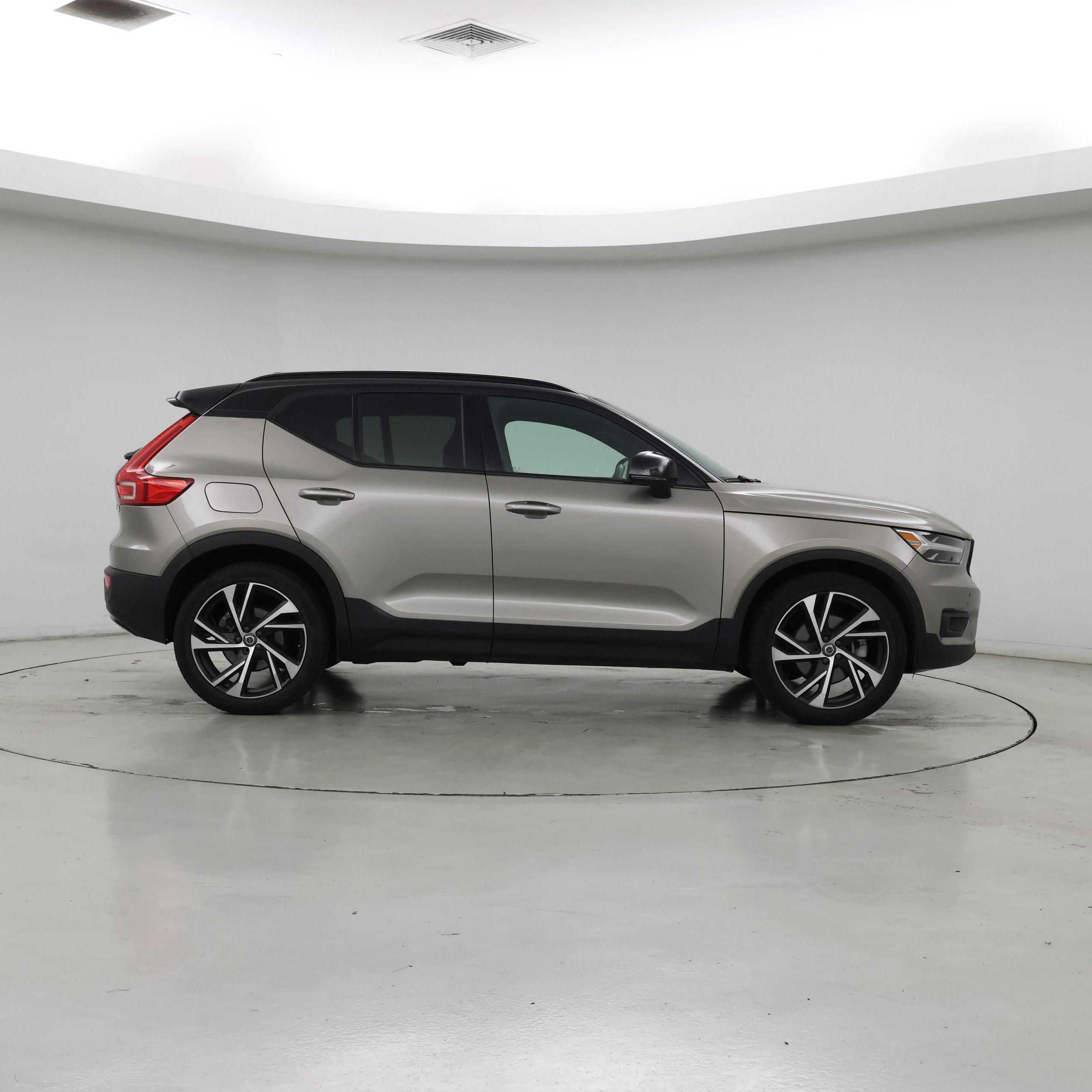 Thumbnail: 2022 Volvo XC40 - 7
