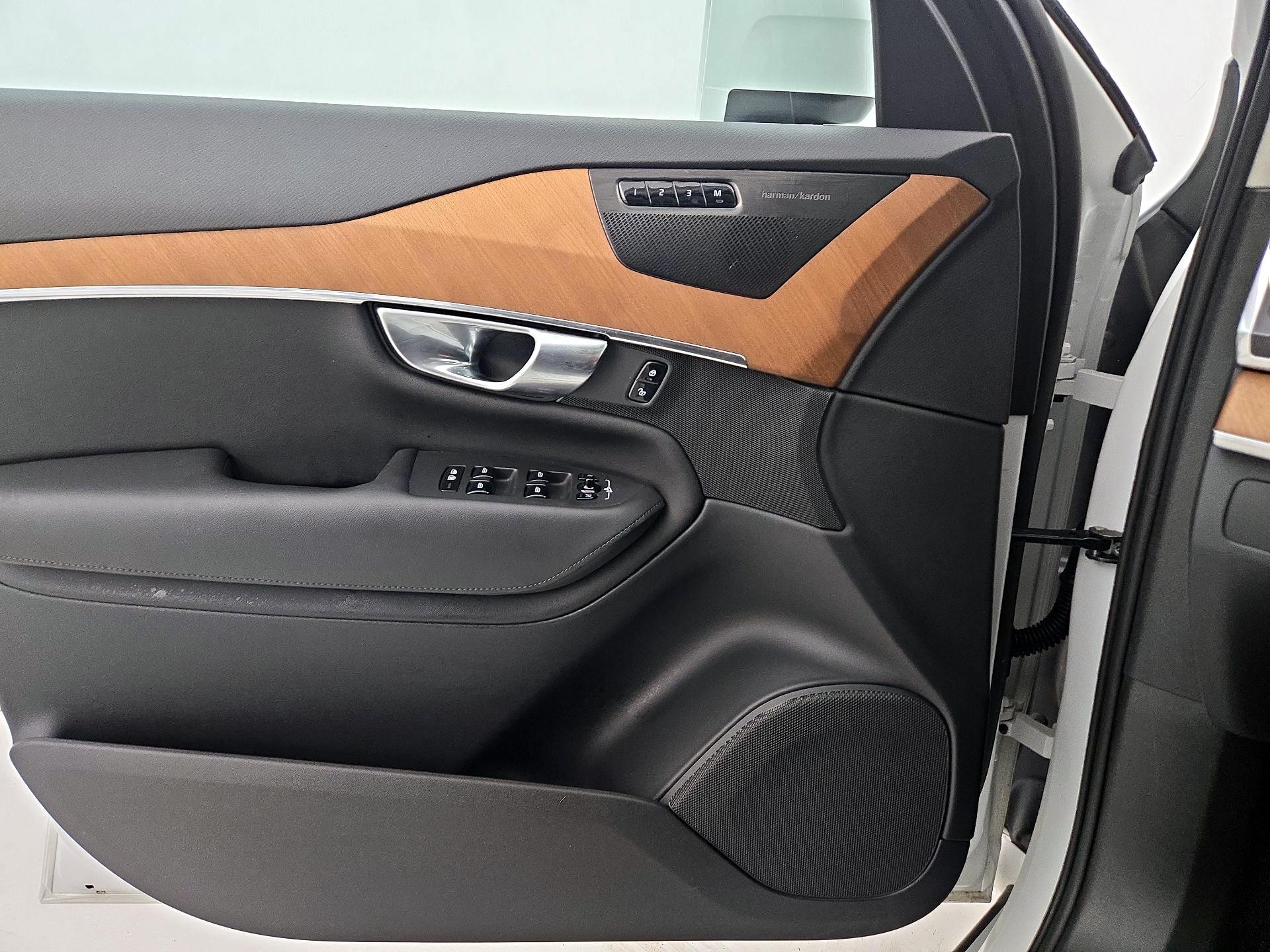 Thumbnail: 2023 Volvo XC90 - 12