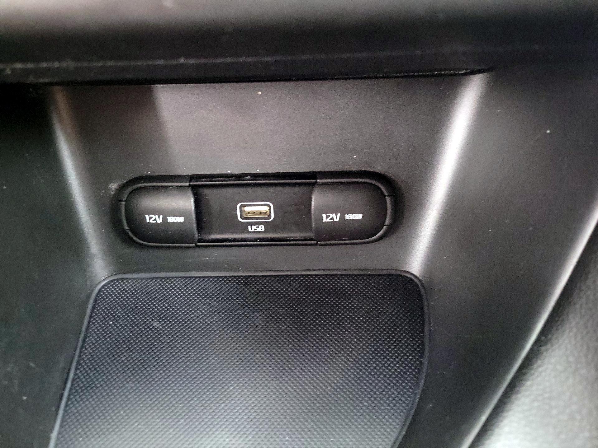 Thumbnail: 2020 Kia Sportage - 18