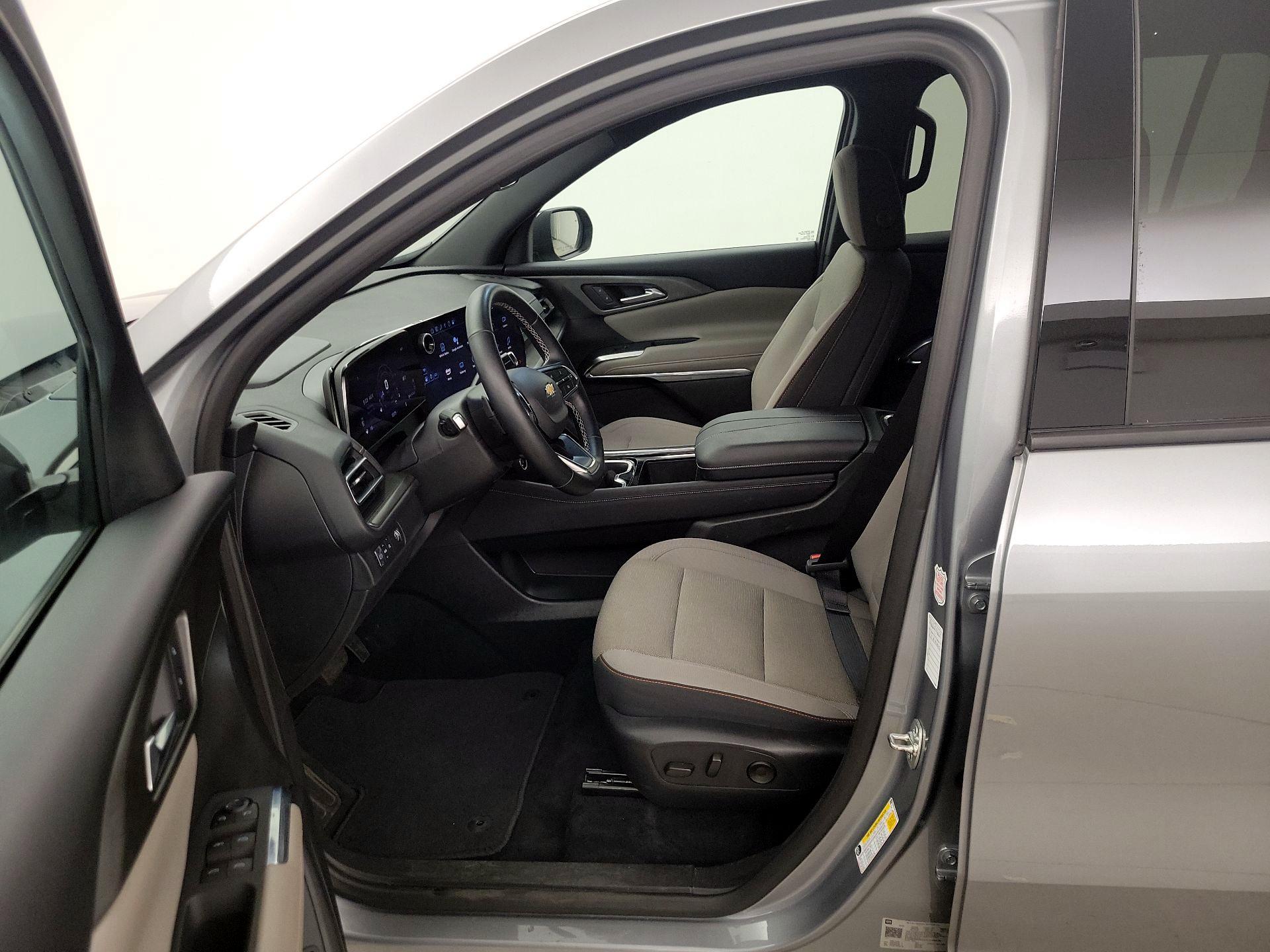 Thumbnail: 2025 Chevrolet Traverse - 11