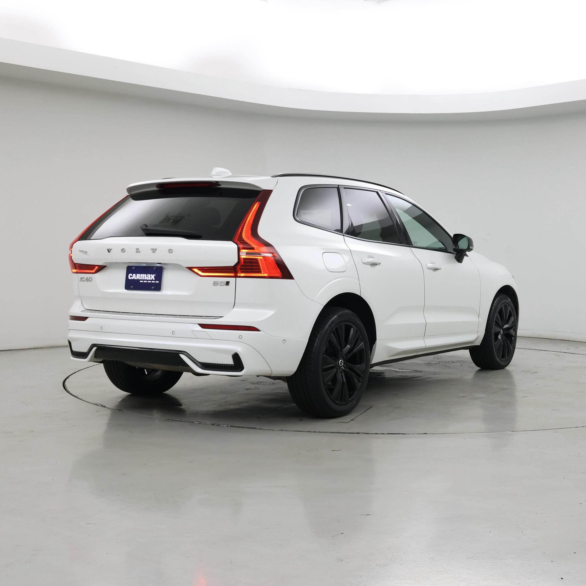 Thumbnail: 2023 Volvo XC60 - 8
