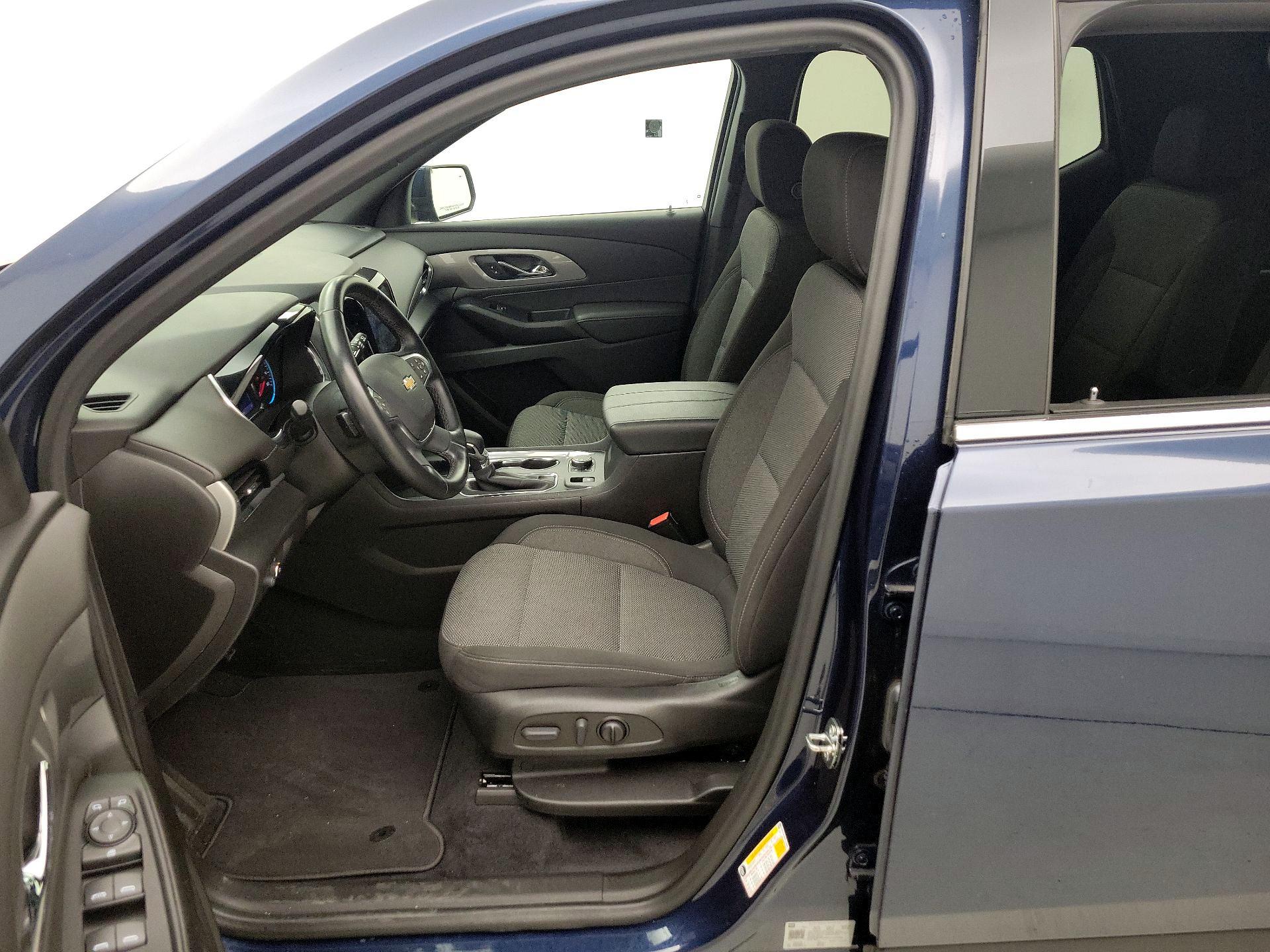 Thumbnail: 2023 Chevrolet Traverse - 11