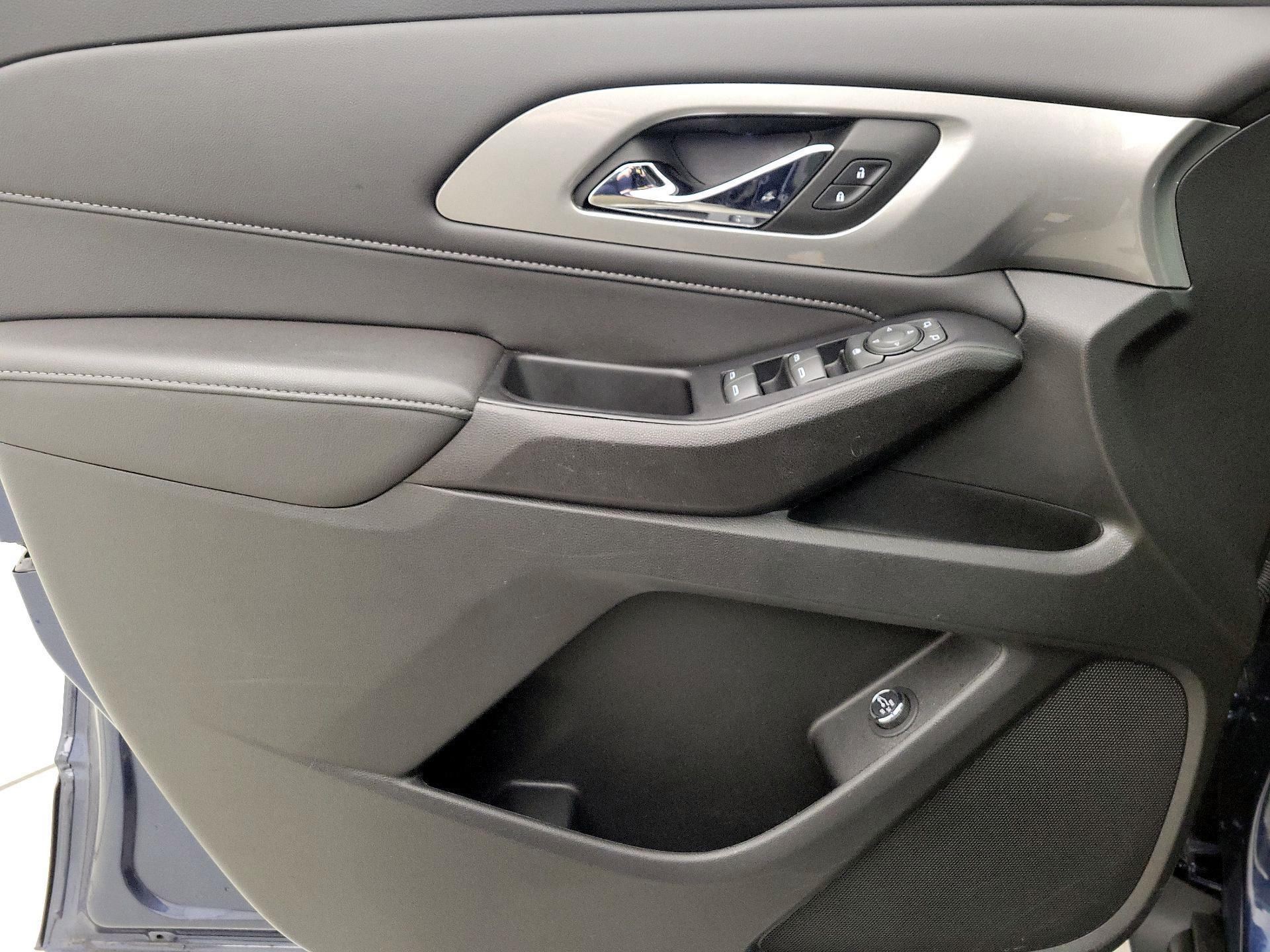 Thumbnail: 2023 Chevrolet Traverse - 12