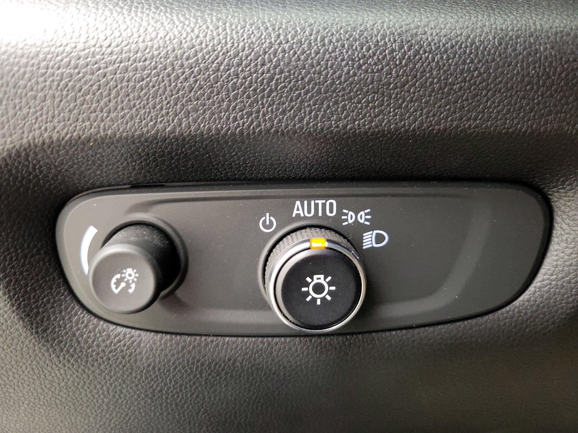 Thumbnail: 2023 Chevrolet Traverse - 13