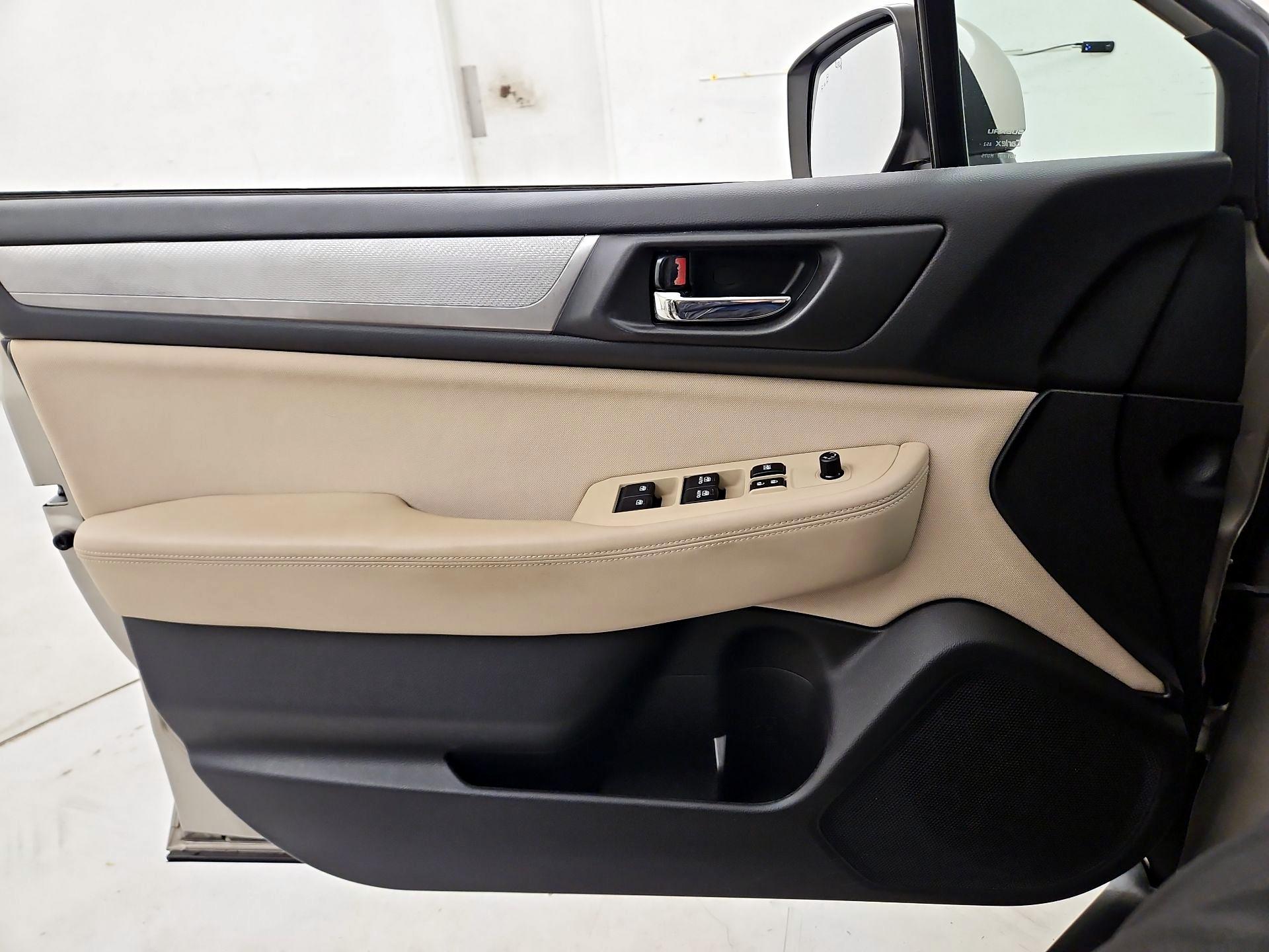 Thumbnail: 2015 Subaru Outback - 12