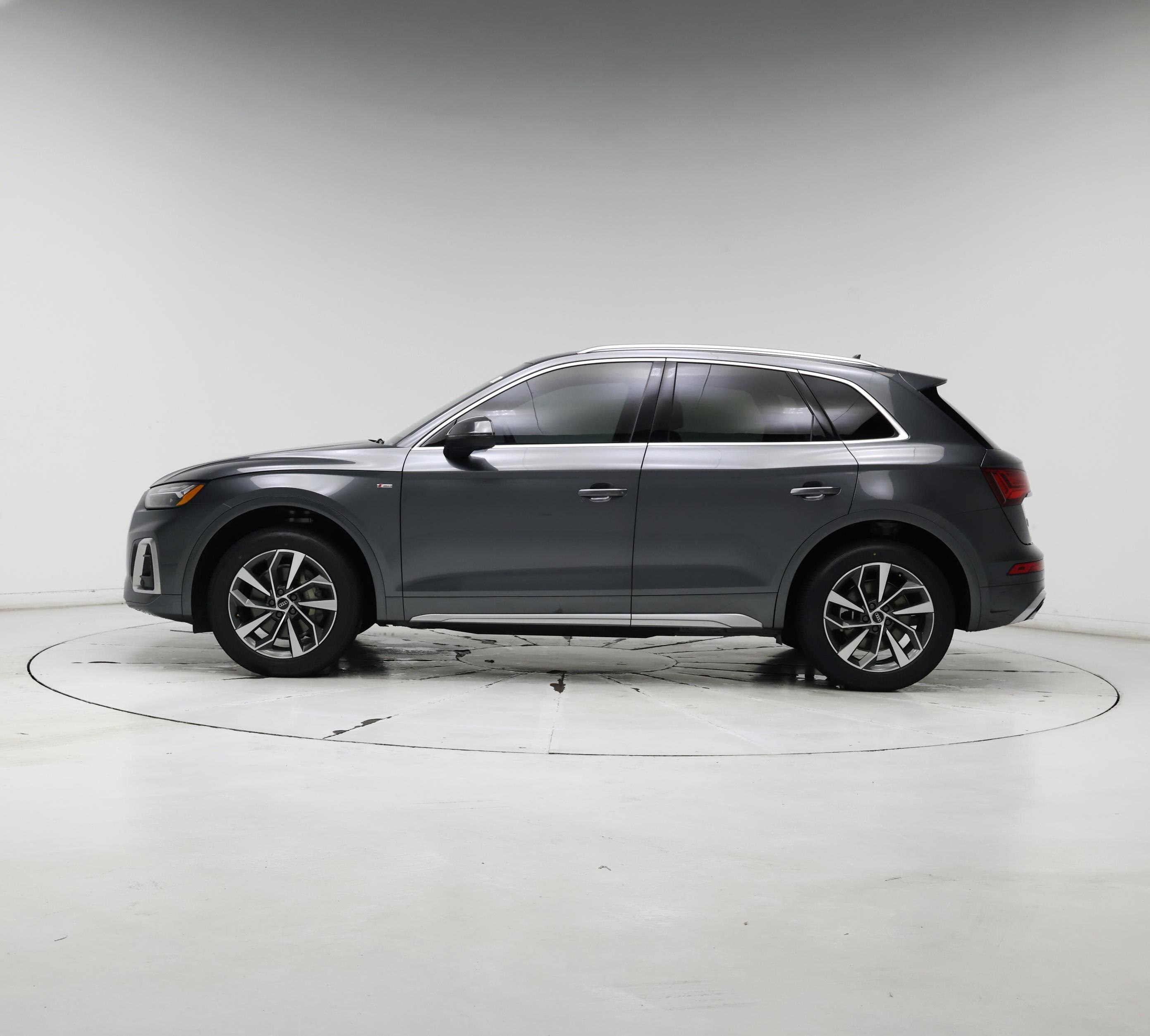 Thumbnail: 2022 Audi Q5 - 3