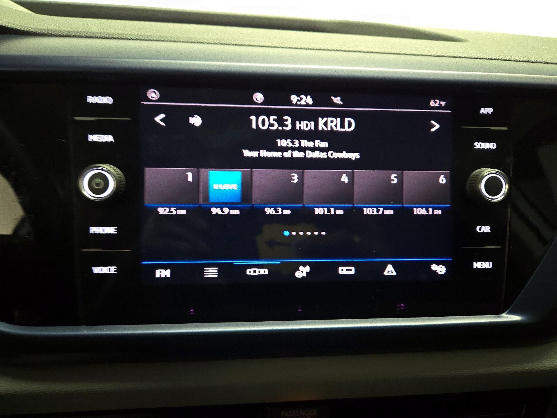 Thumbnail: 2023 Volkswagen Taos - 15