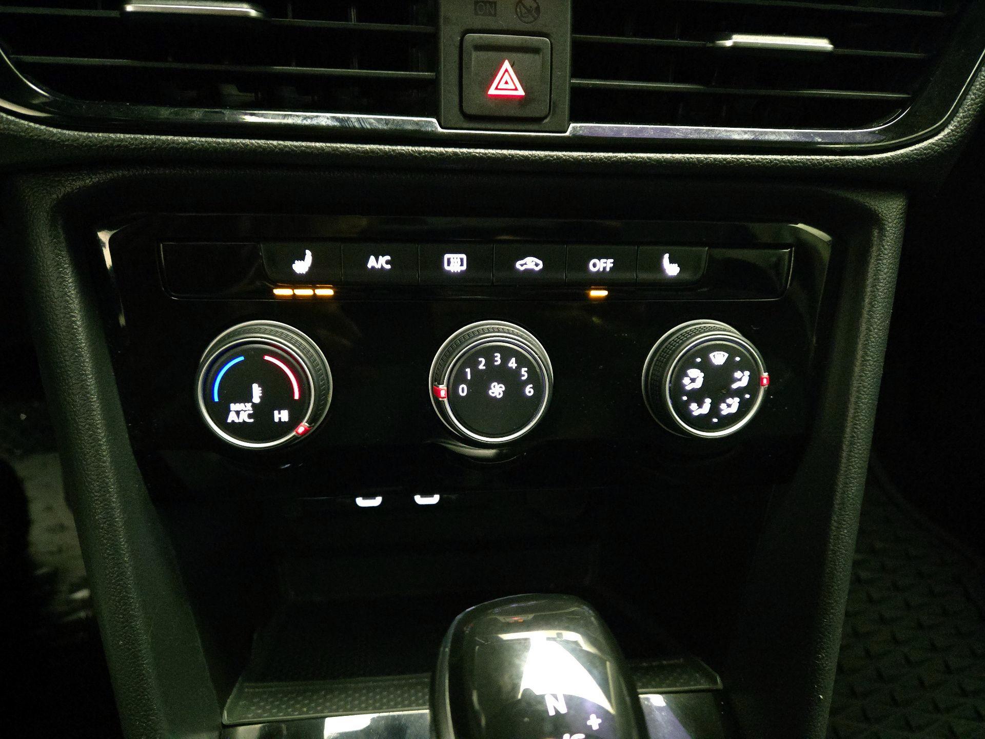 Thumbnail: 2023 Volkswagen Taos - 16