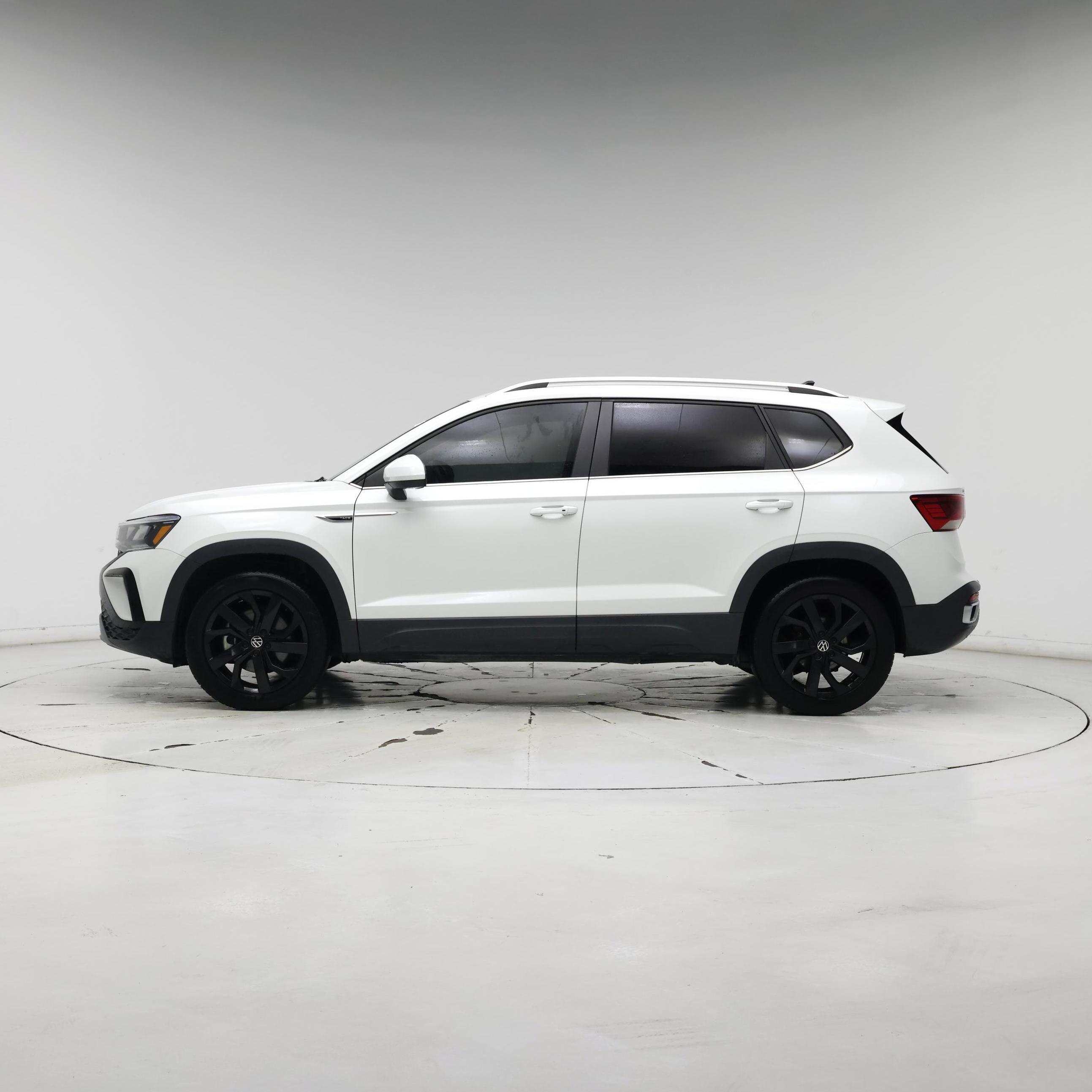 Thumbnail: 2023 Volkswagen Taos - 3