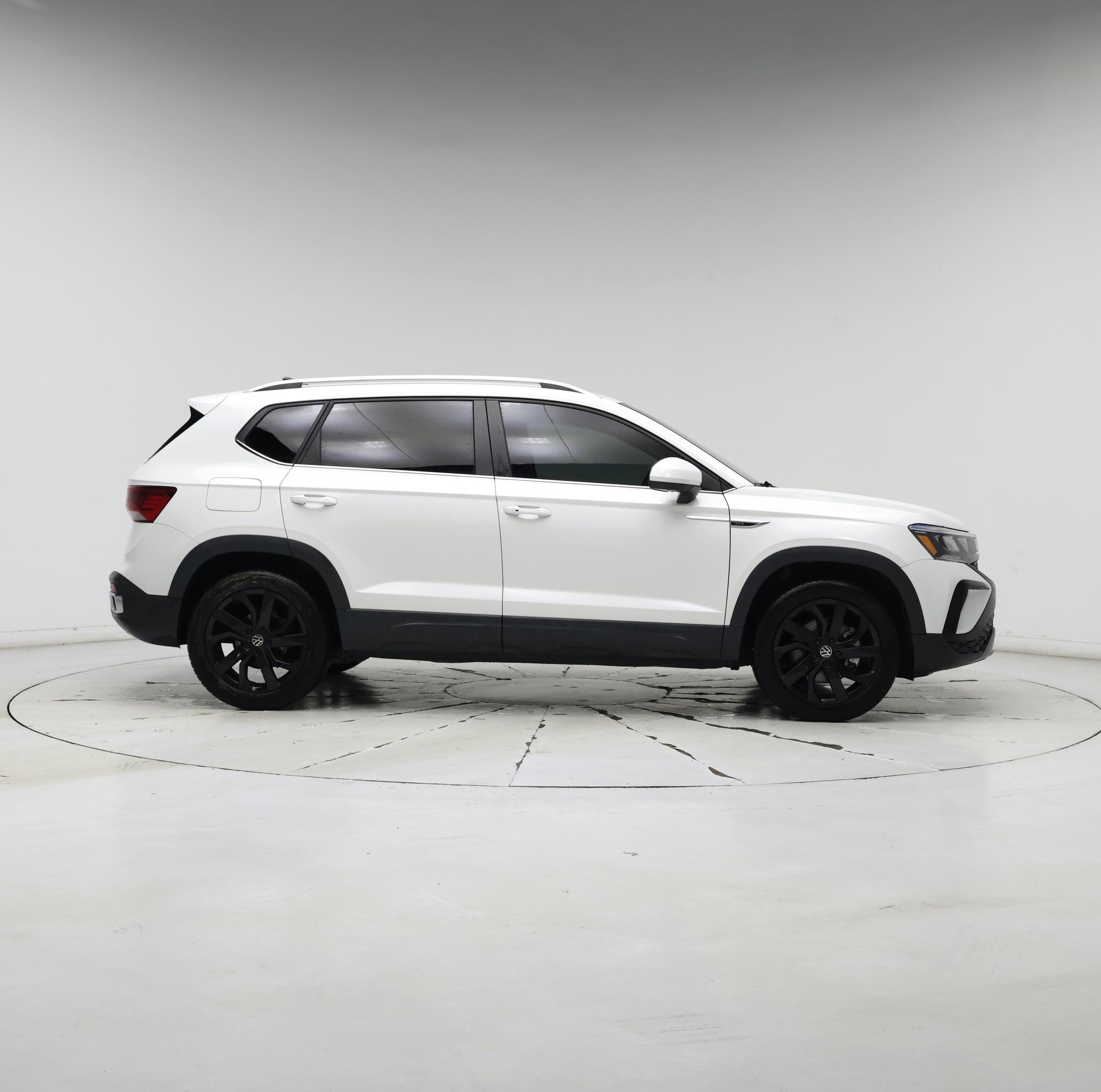 Thumbnail: 2023 Volkswagen Taos - 7