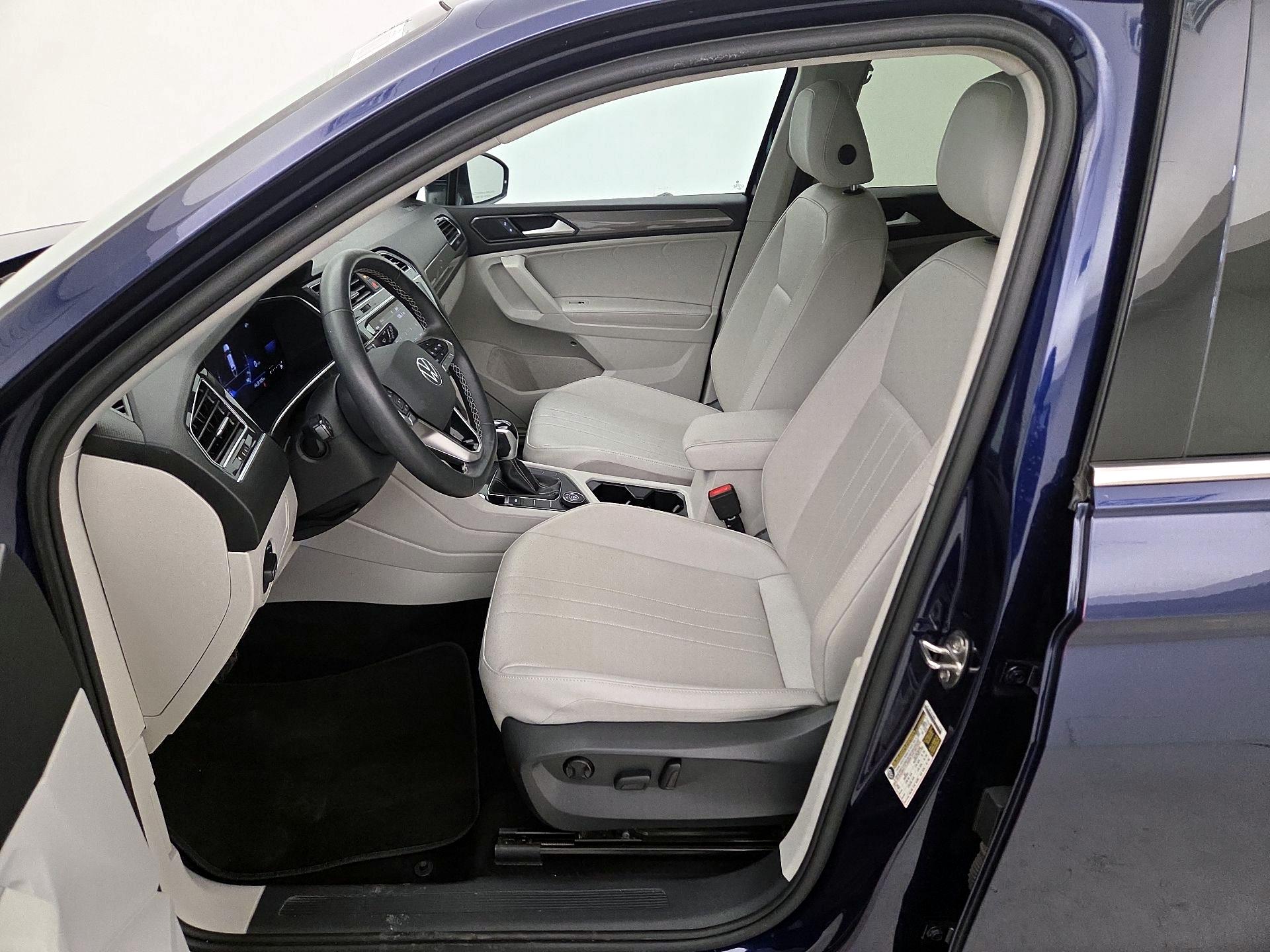 Thumbnail: 2023 Volkswagen Tiguan - 11