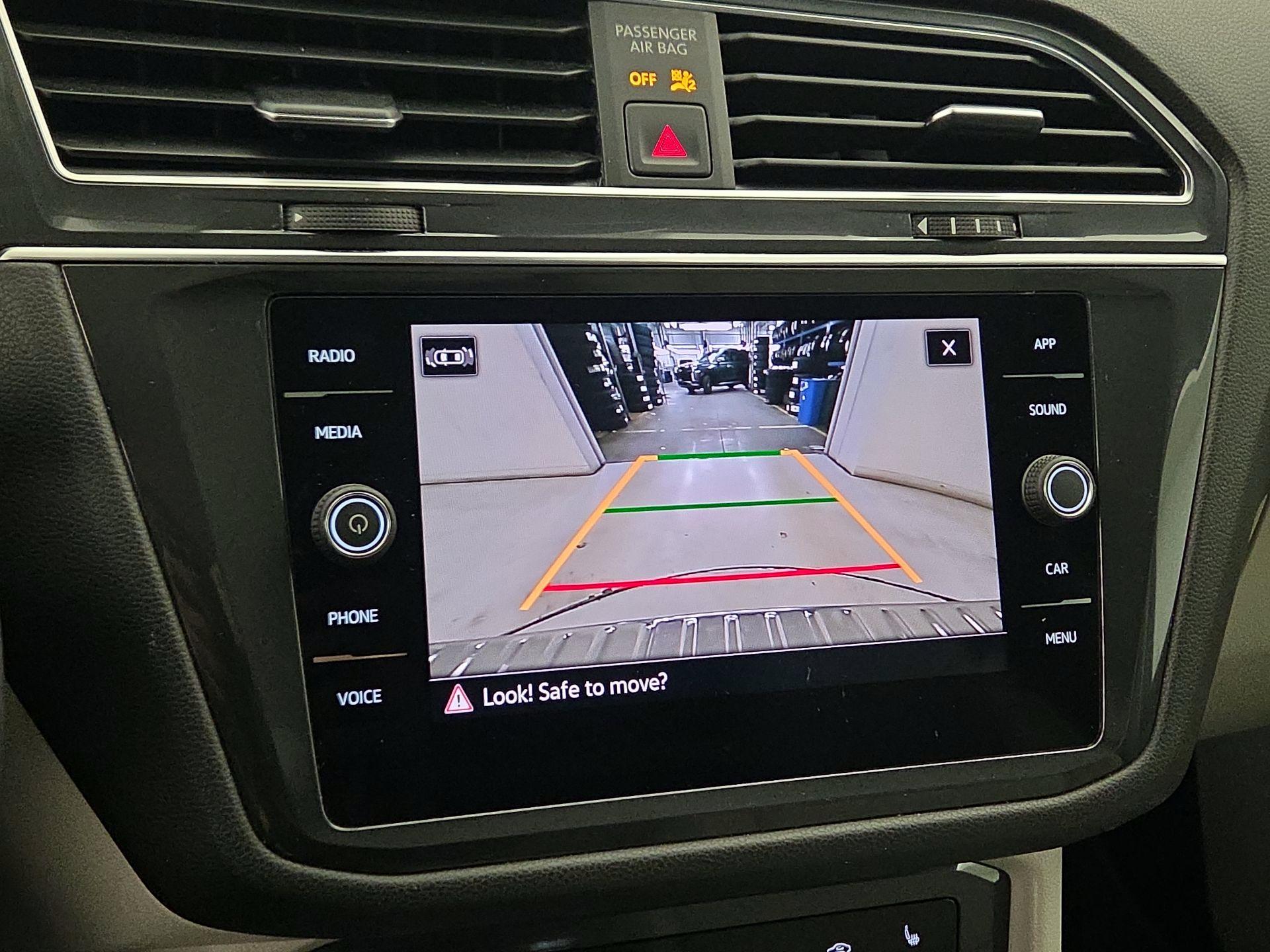 Thumbnail: 2023 Volkswagen Tiguan - 14