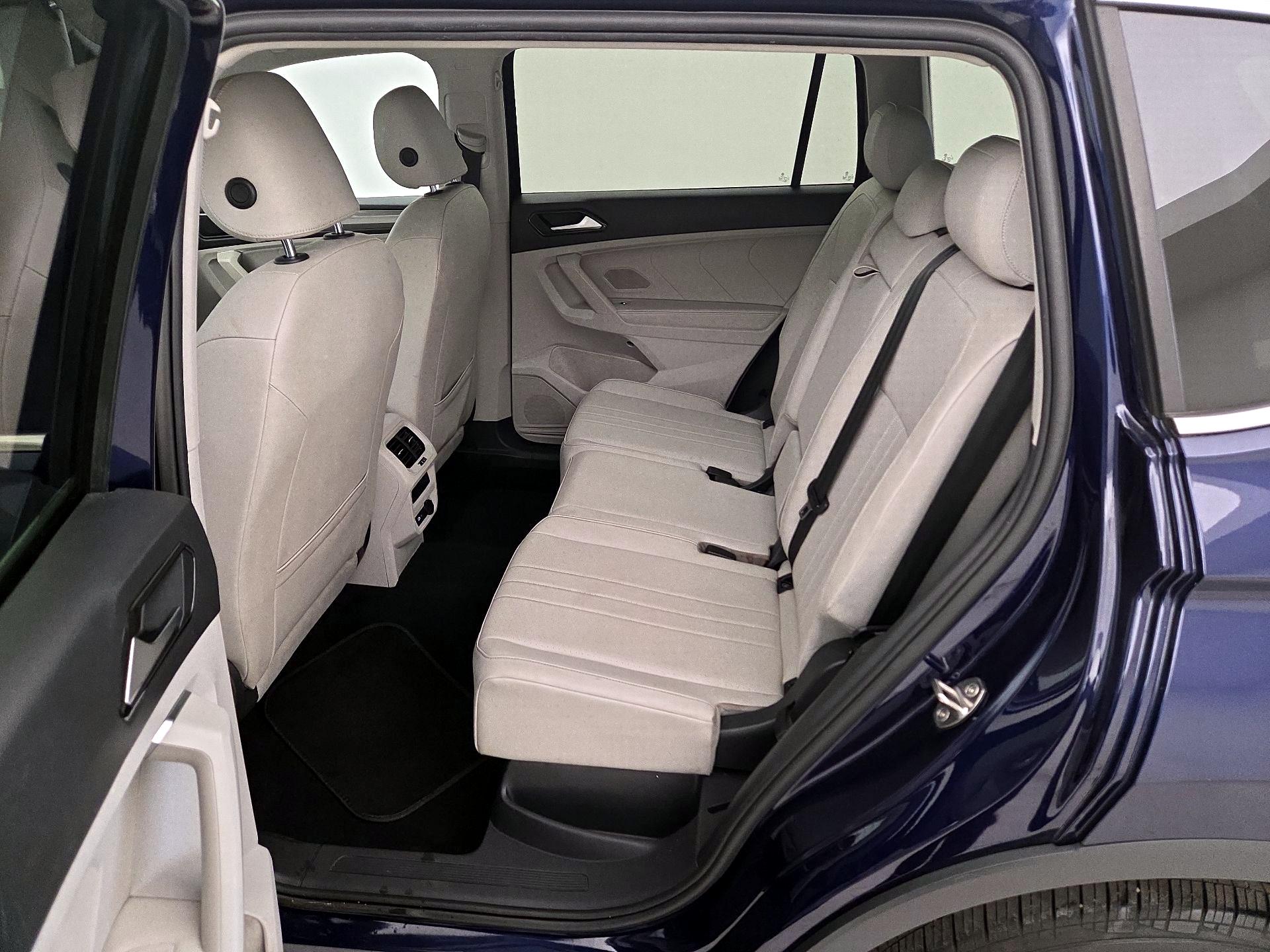 Thumbnail: 2023 Volkswagen Tiguan - 19