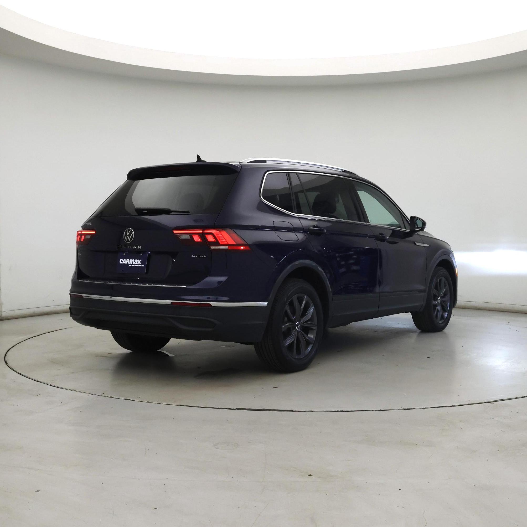 Thumbnail: 2023 Volkswagen Tiguan - 8