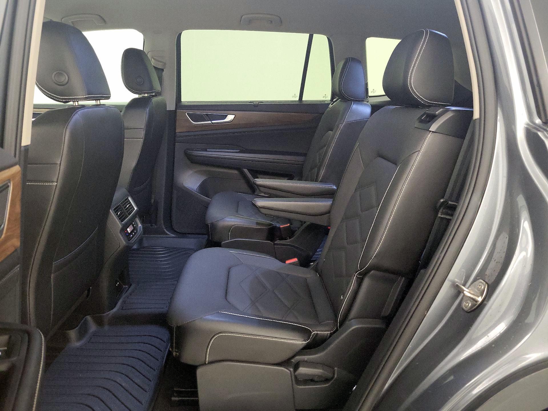 Thumbnail: 2024 Volkswagen Atlas - 18