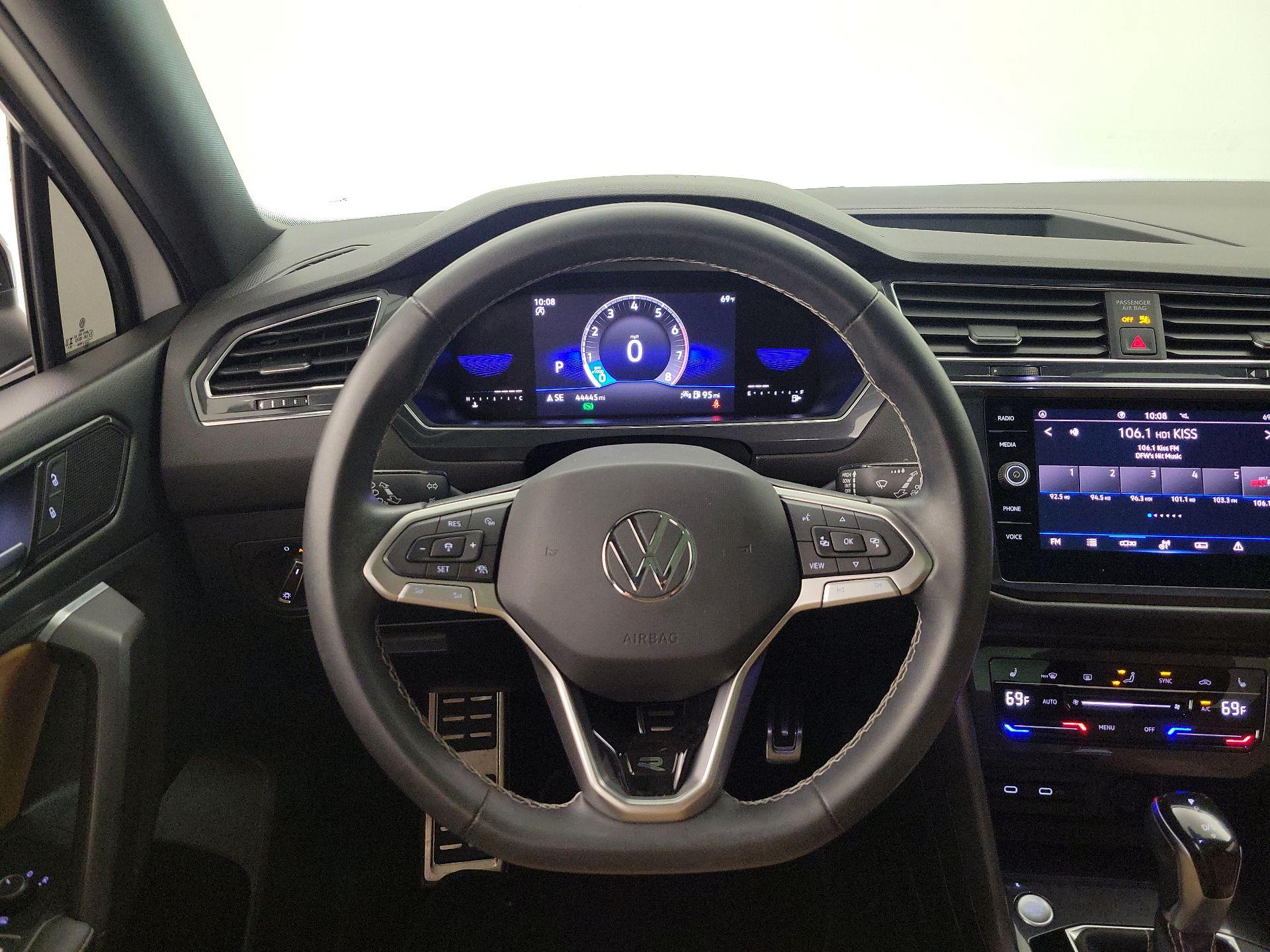 Thumbnail: 2023 Volkswagen Tiguan - 10