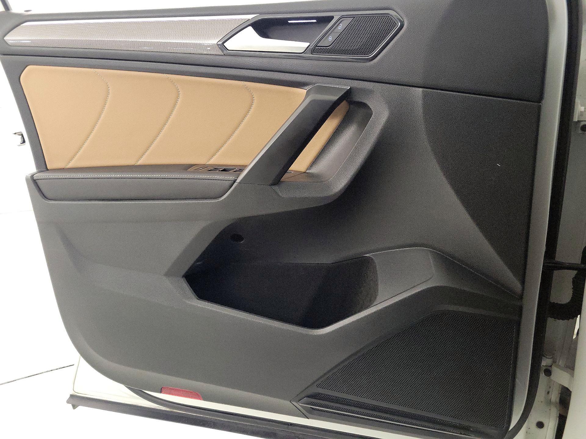 Thumbnail: 2023 Volkswagen Tiguan - 12