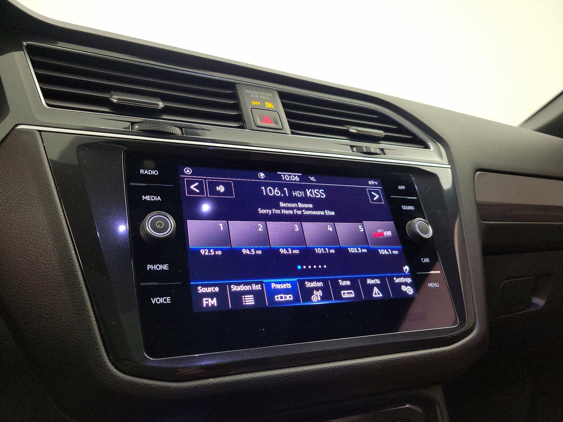 Thumbnail: 2023 Volkswagen Tiguan - 15