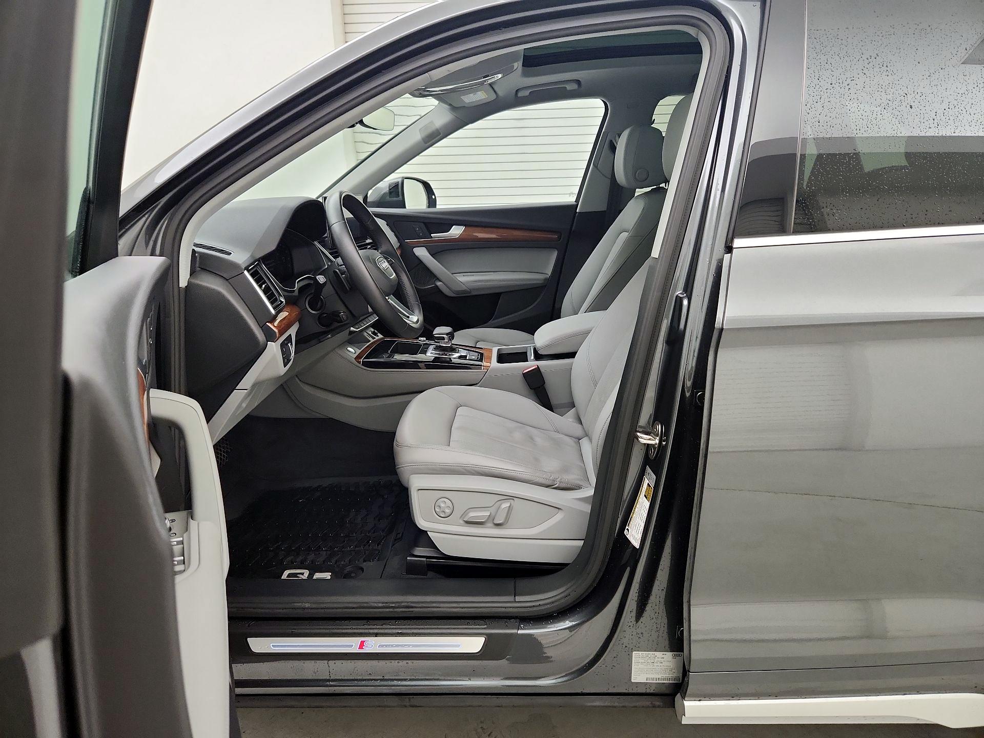 Thumbnail: 2022 Audi Q5 - 11